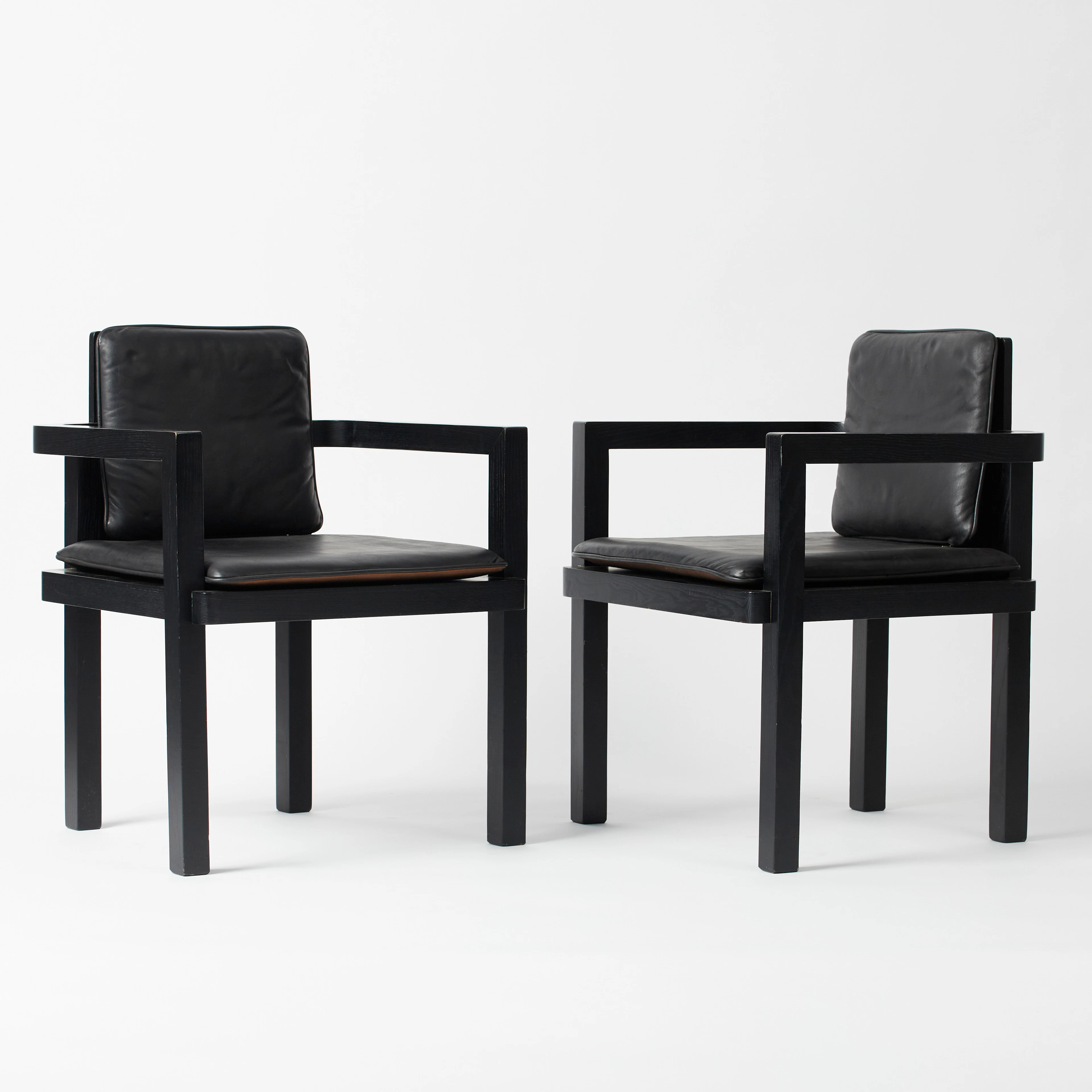WALTER GROPIUS. Tecta. Paar Stühle, Modell 'D51', Holz, Leder, 1922