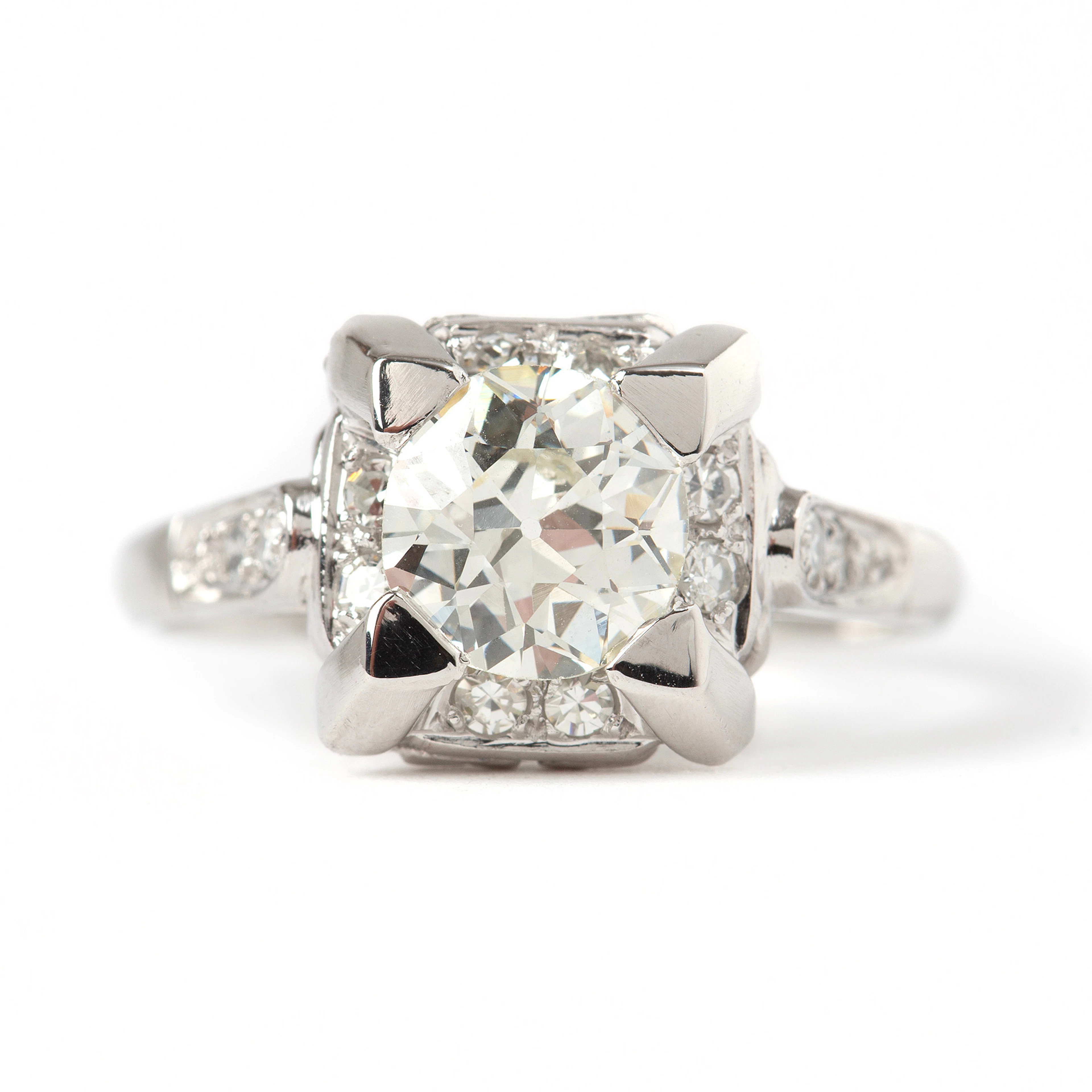 RING, platina med diamanter.