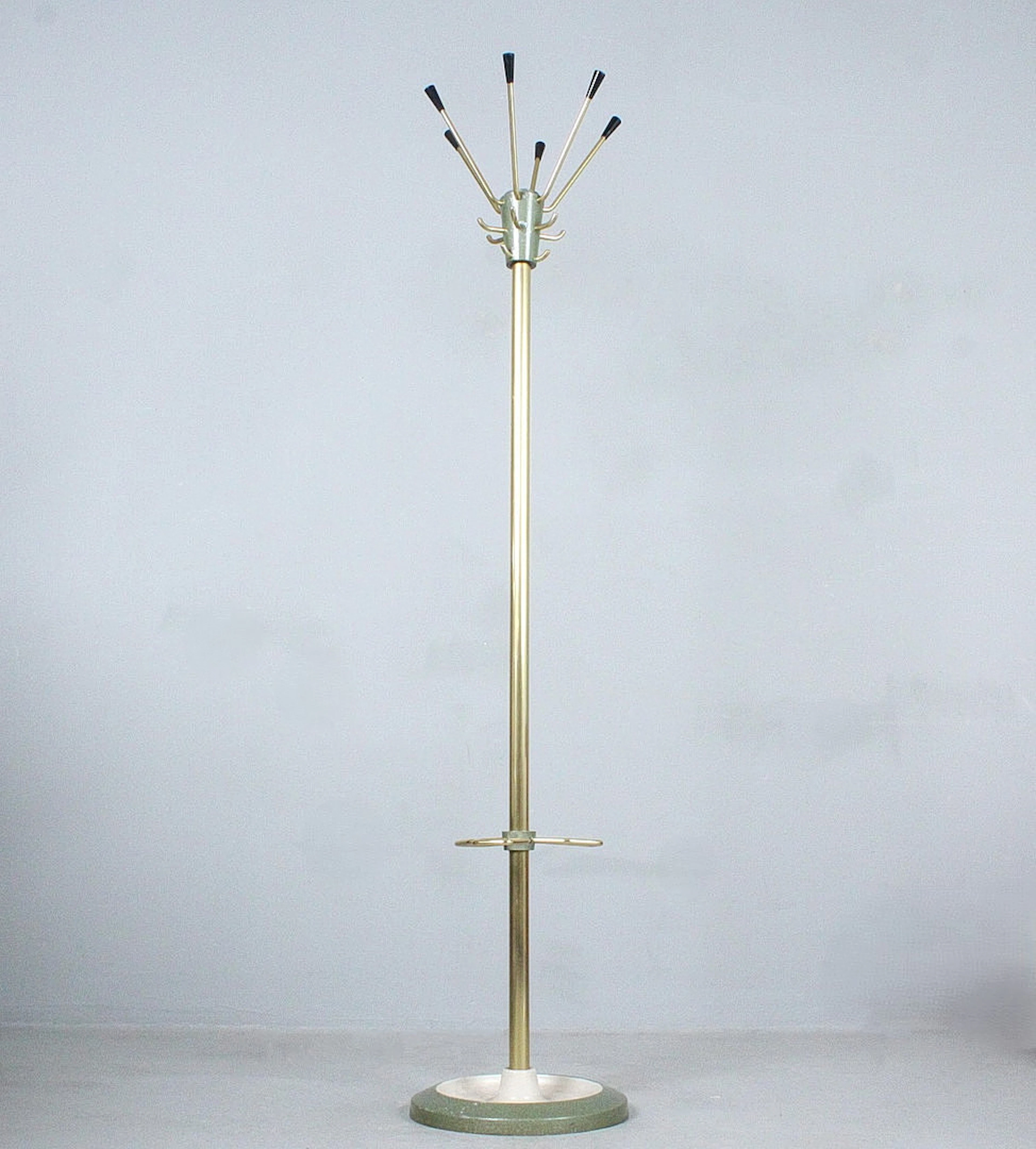 JACQUES ADNET. ZUGESCHRIEBEN. Garderobe, Frankreich, 1950er Jahre.