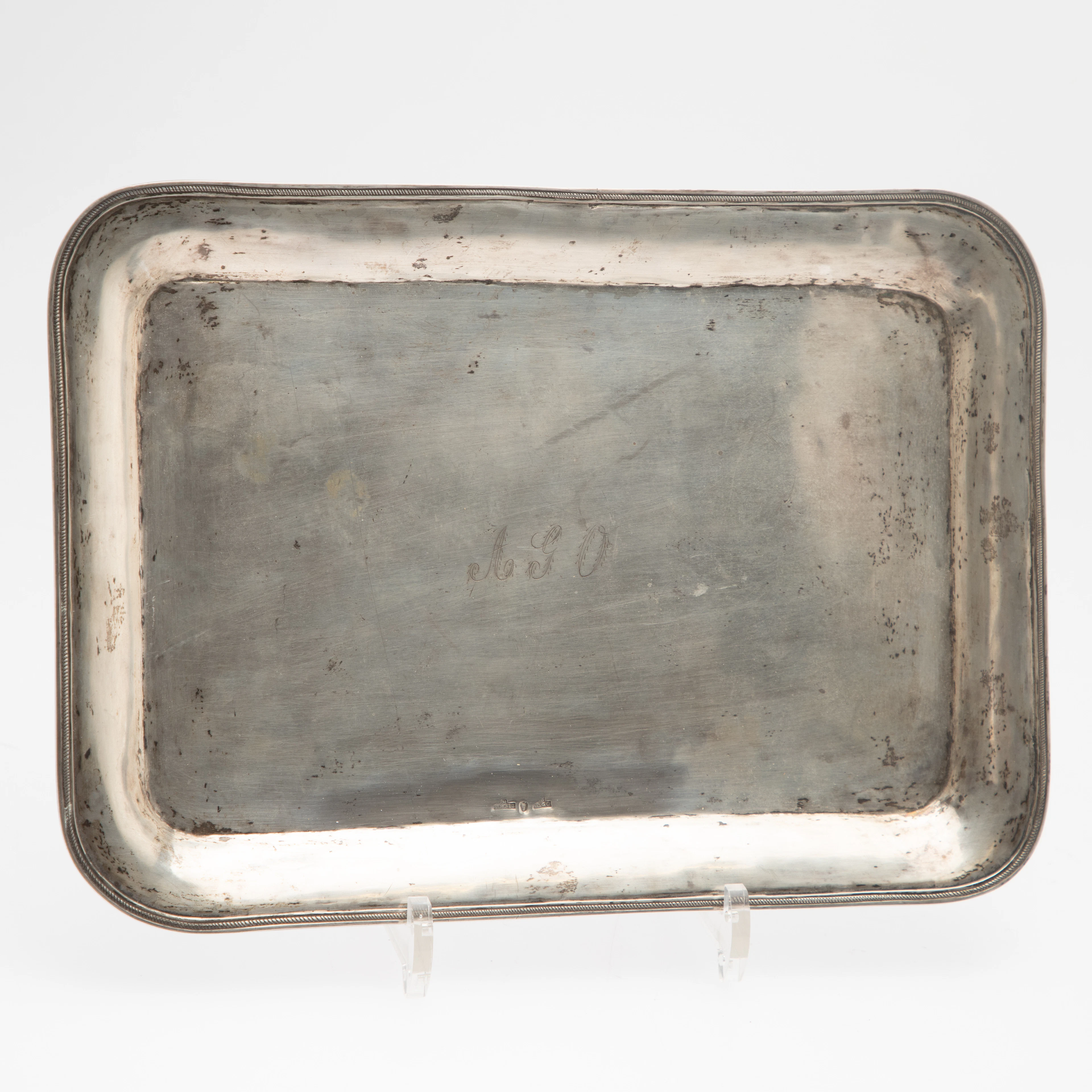 Rechteckiges Tablett mit feinem Kordelrand, Silber, Mexico, um 1900.