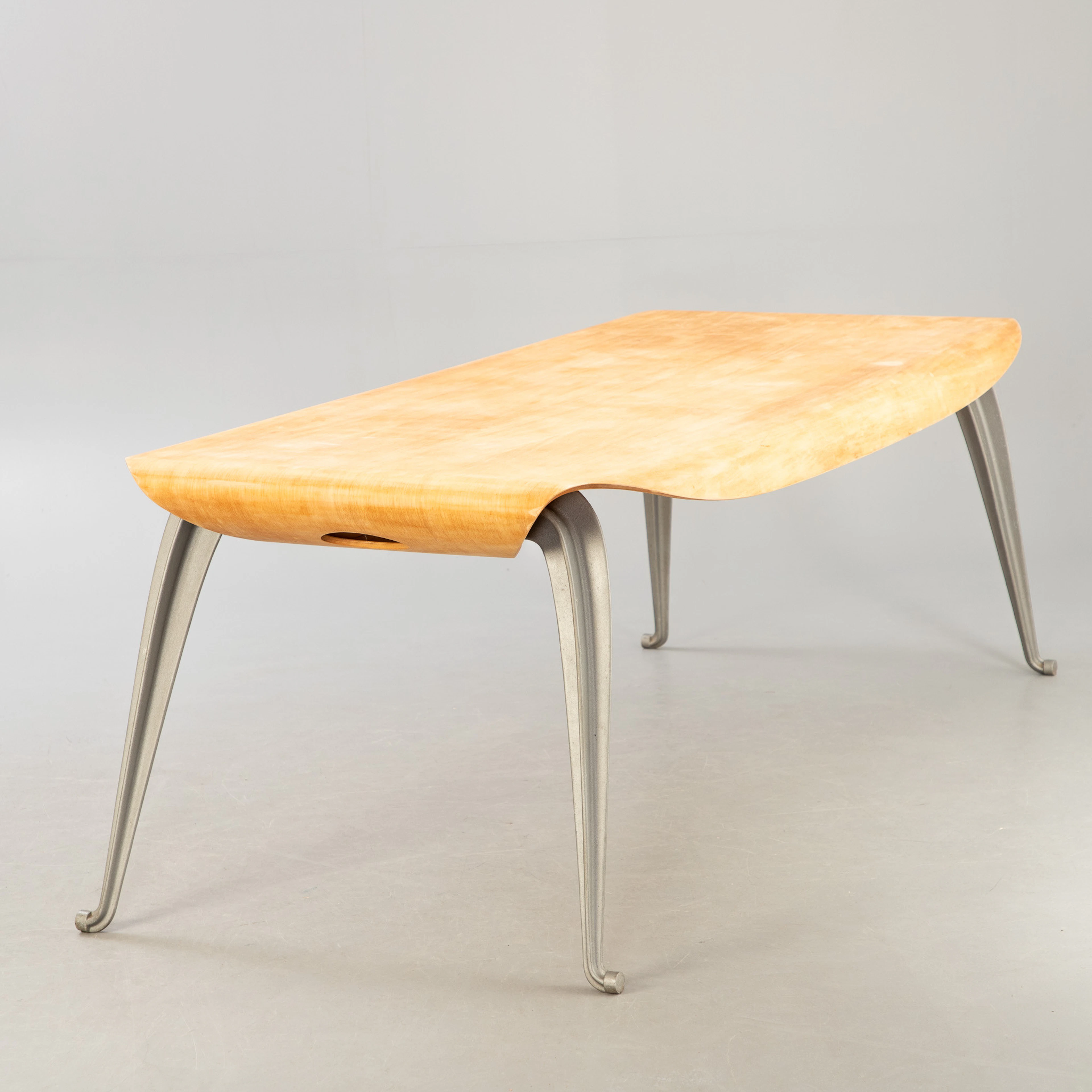 RON ARAD. Esstisch 'Fly Ply' für Aleph / Driade, Italien, 1990er Jahre.