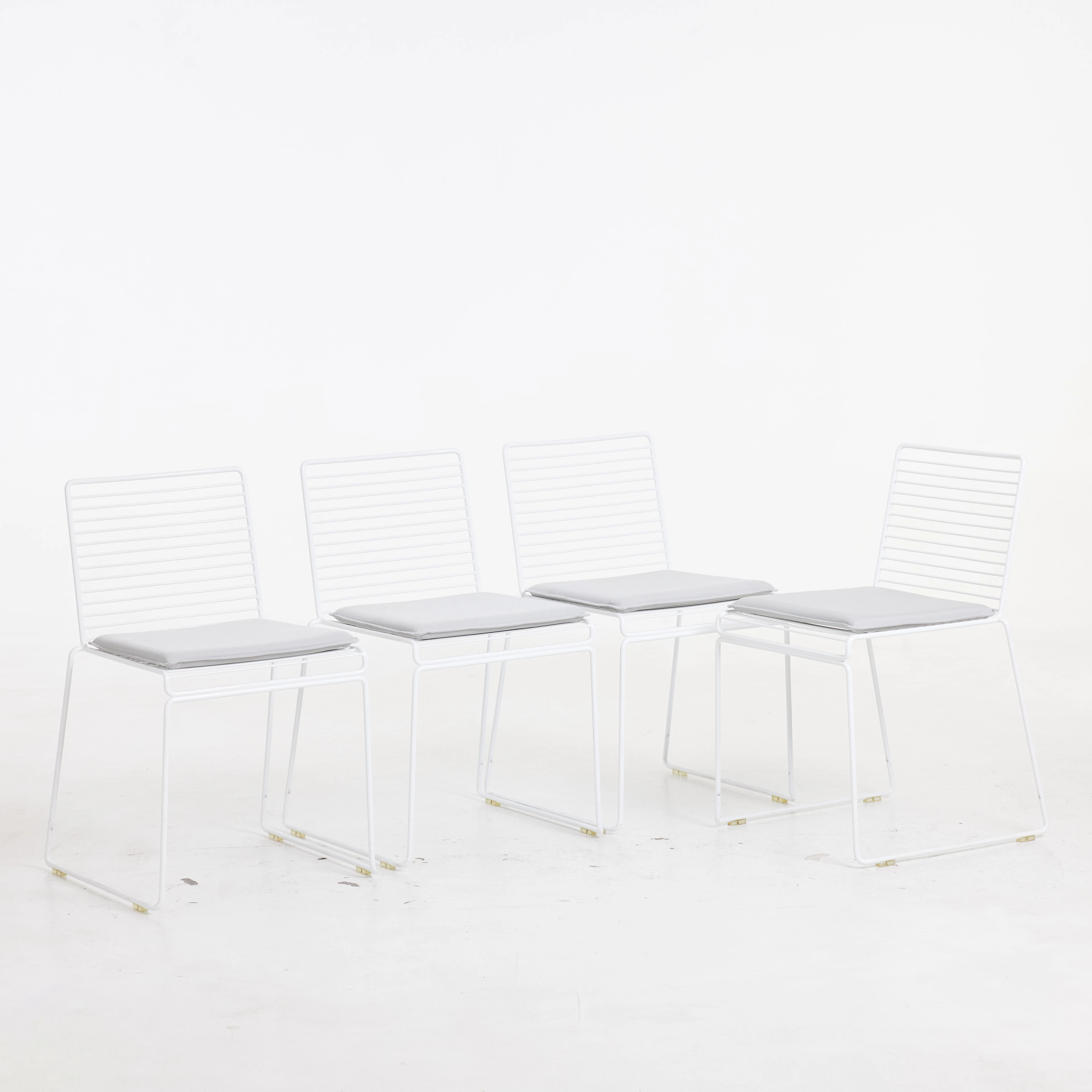 HEE WELLING. stolar, 4 st, "Hee Dining Chair", med sittdynor, samtida