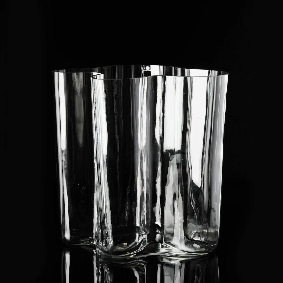 ALVAR AALTO. Vas, Iittala, Finland 1950/60-tal, klarglas blåst i träform.