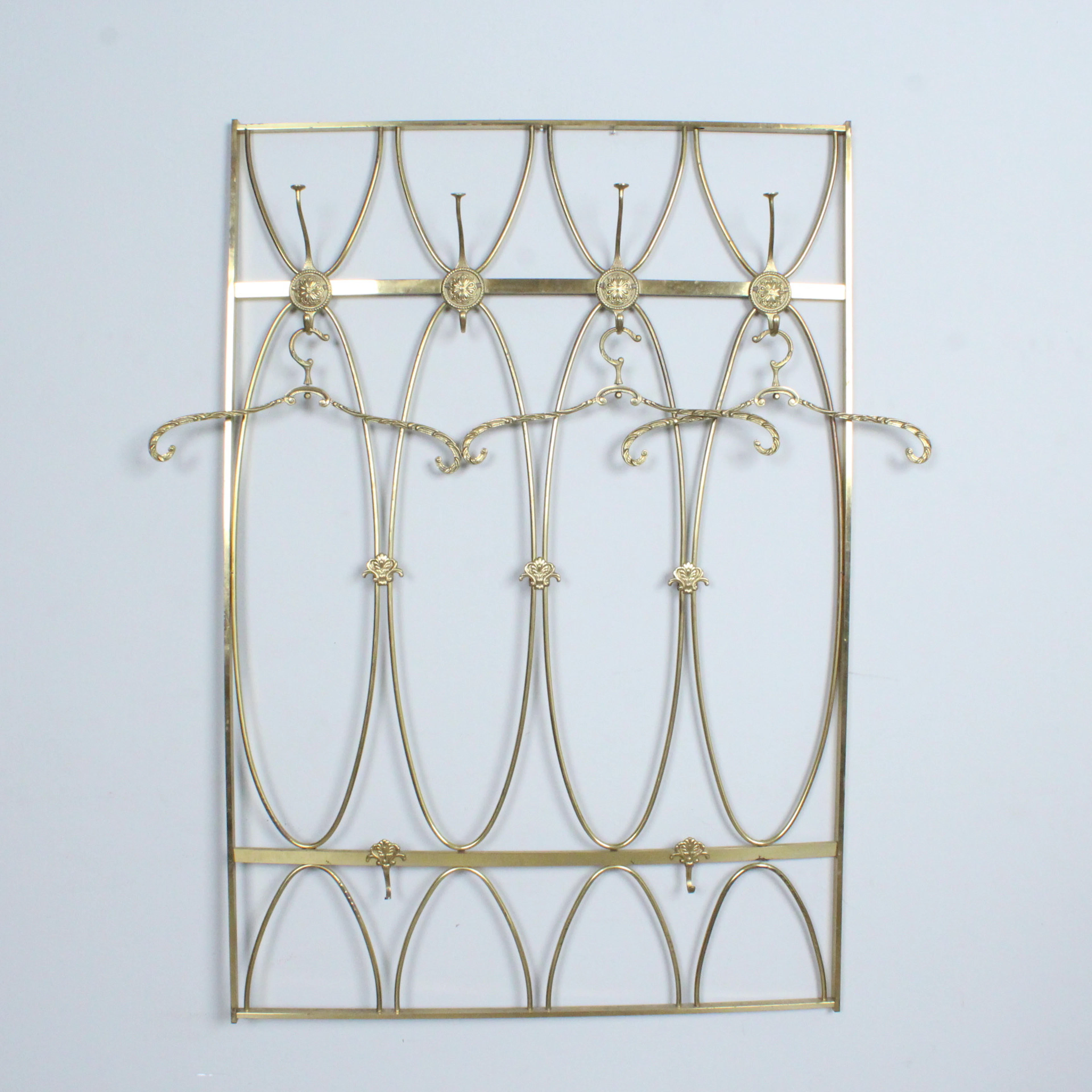 Garderobe / Wandgarderobe im Hollywood Regency Stil, Messing.