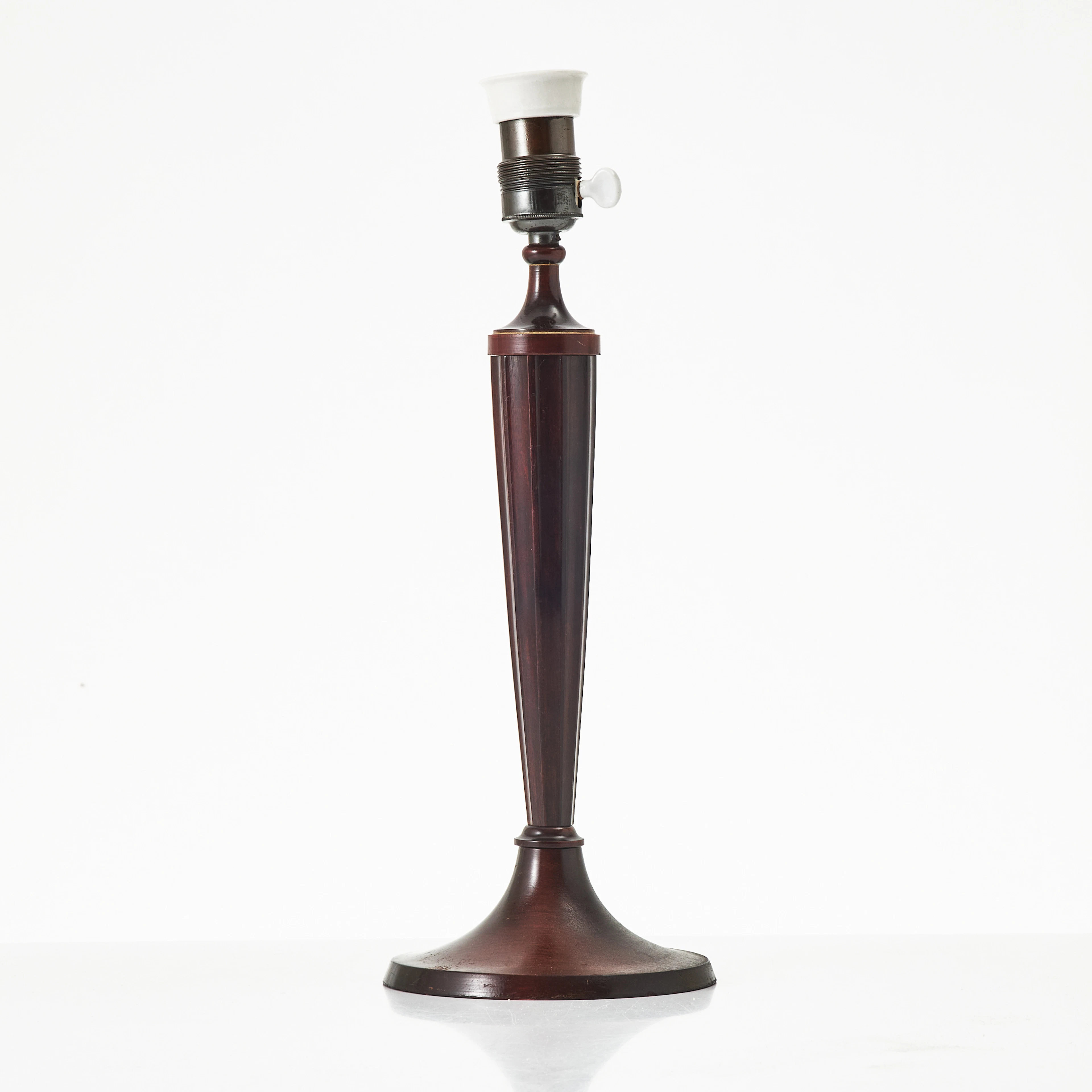 BORDSLAMPA, modell 210, Vidus, Arvika 1920-tal, björk.