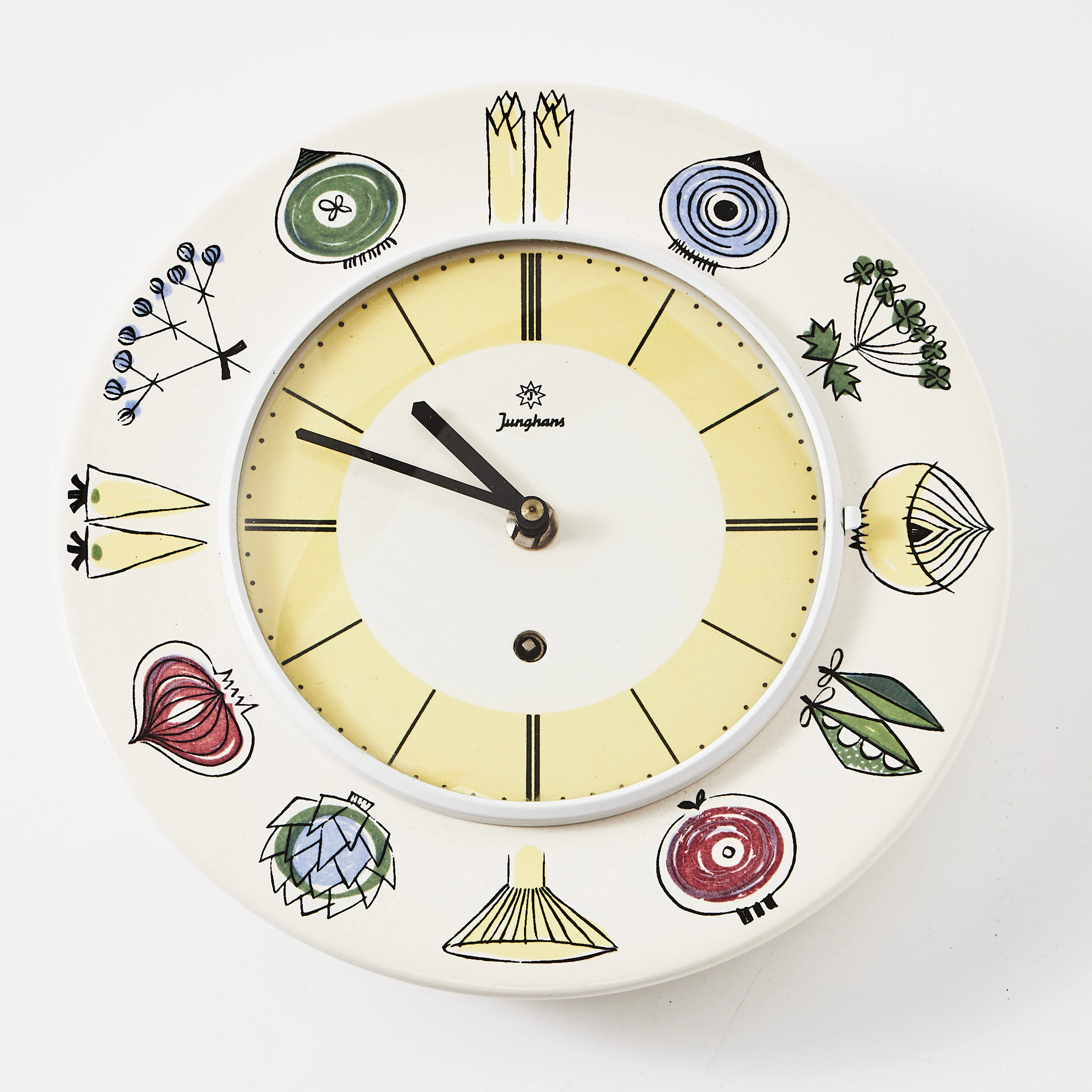 JUNGHANS, väggur, dekor efter Marianne Westmans "Picknick", flintgods.