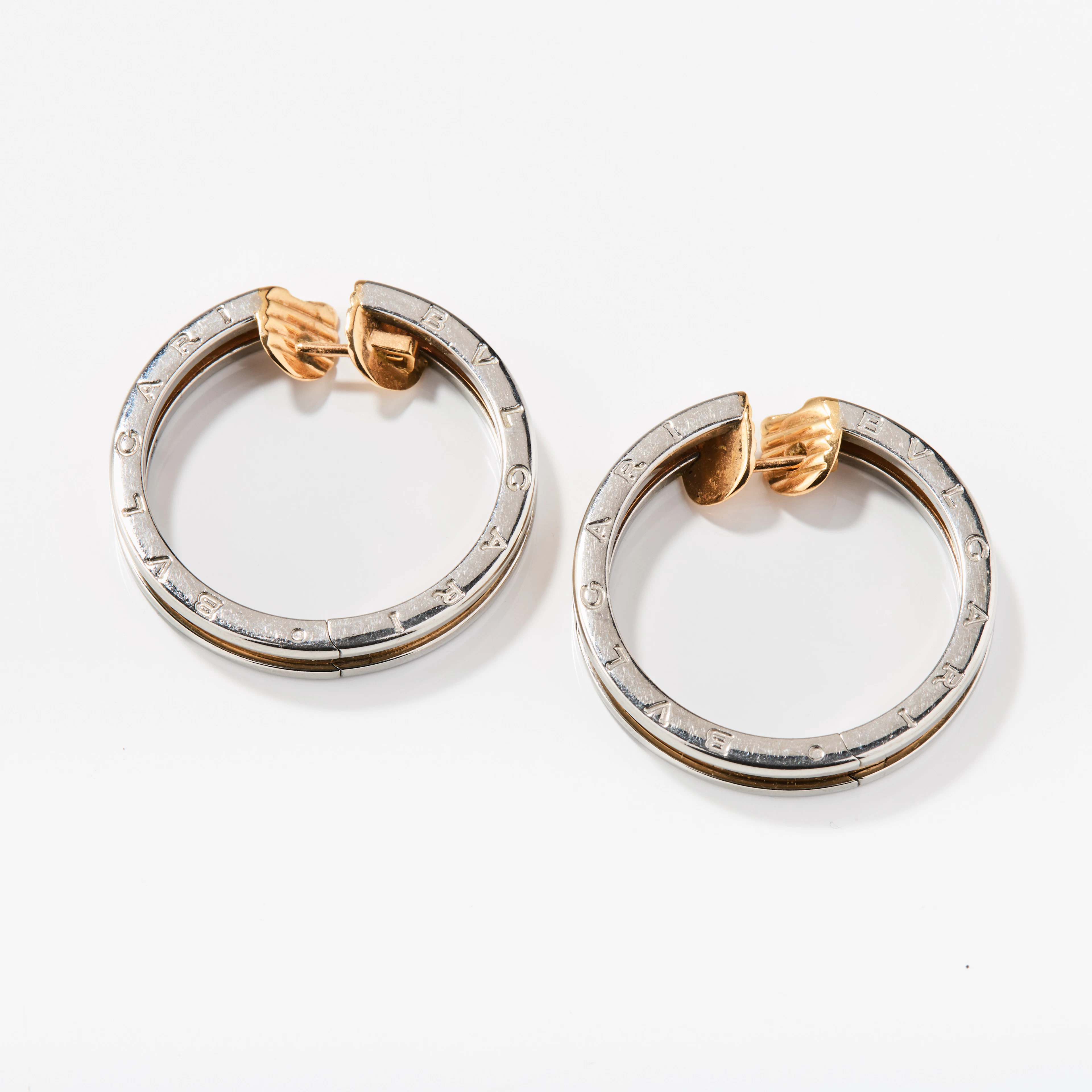 BULGARI. Creoler, ett par, "B.Zero.1", 18K tvåfärgat guld, Italien.