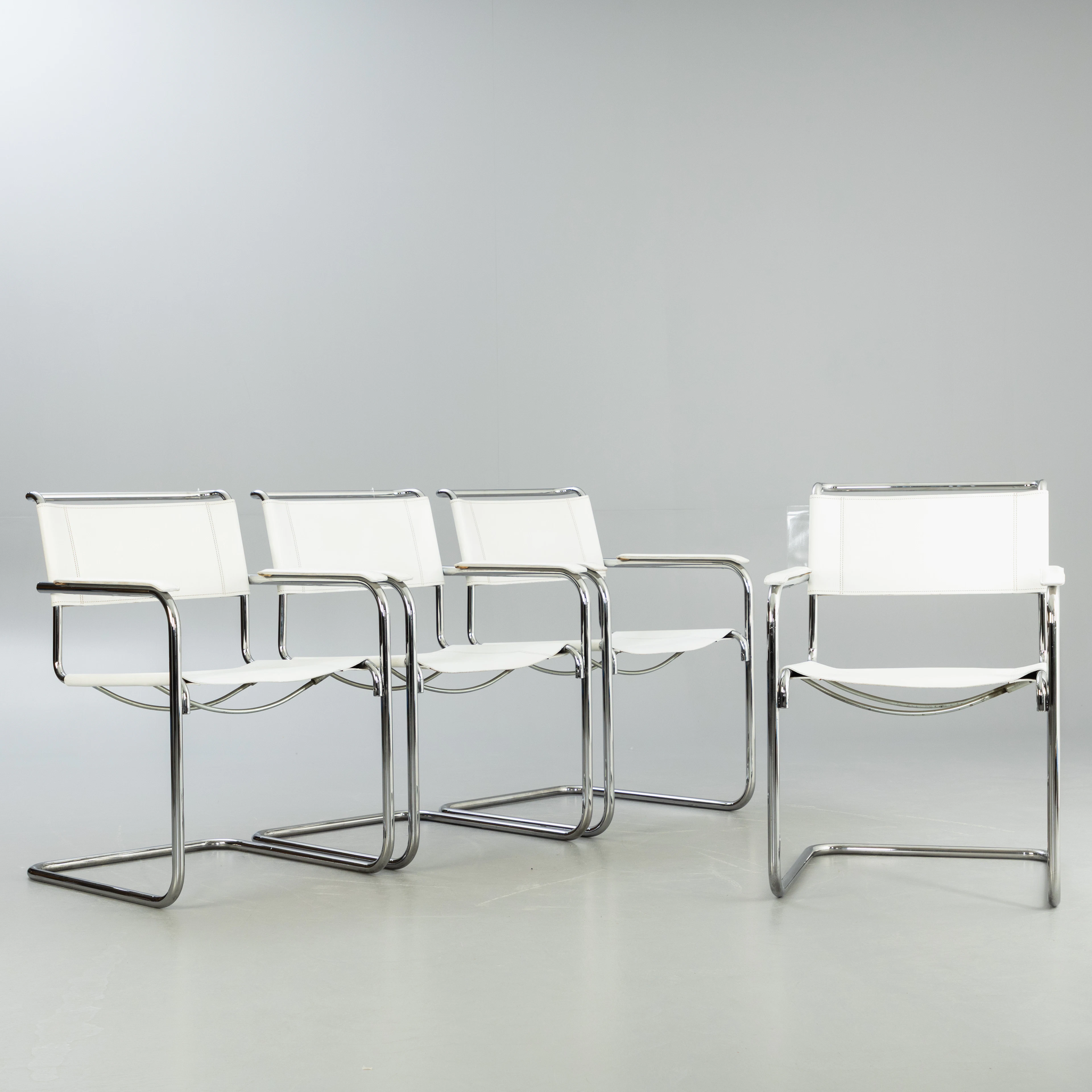 MART STAM. Thonet. 4 Freischwinger, "S34", Leder weiß.