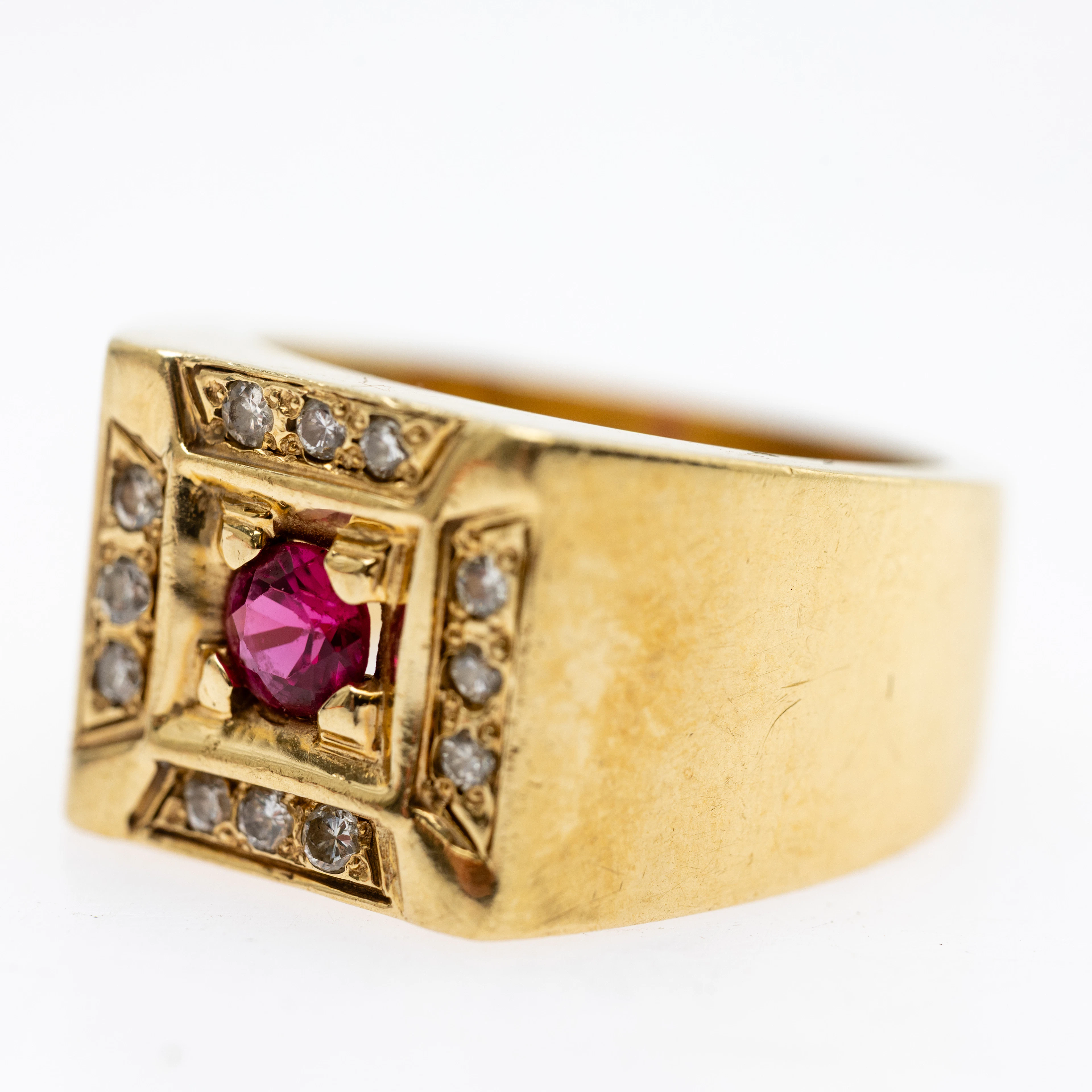 Gold Ring.