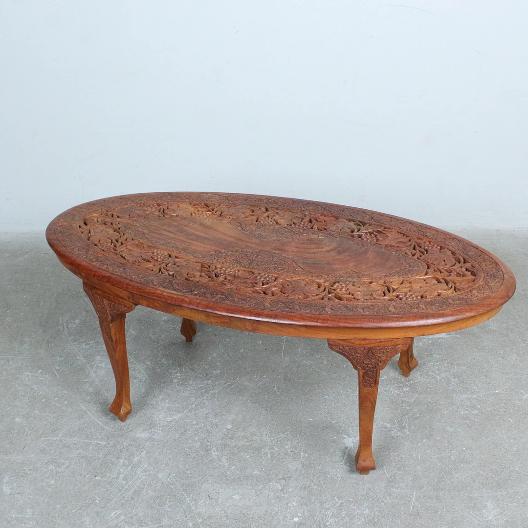 Ovaler Coffe Table / Couchtisch durchbrochen wohl Indonesien.