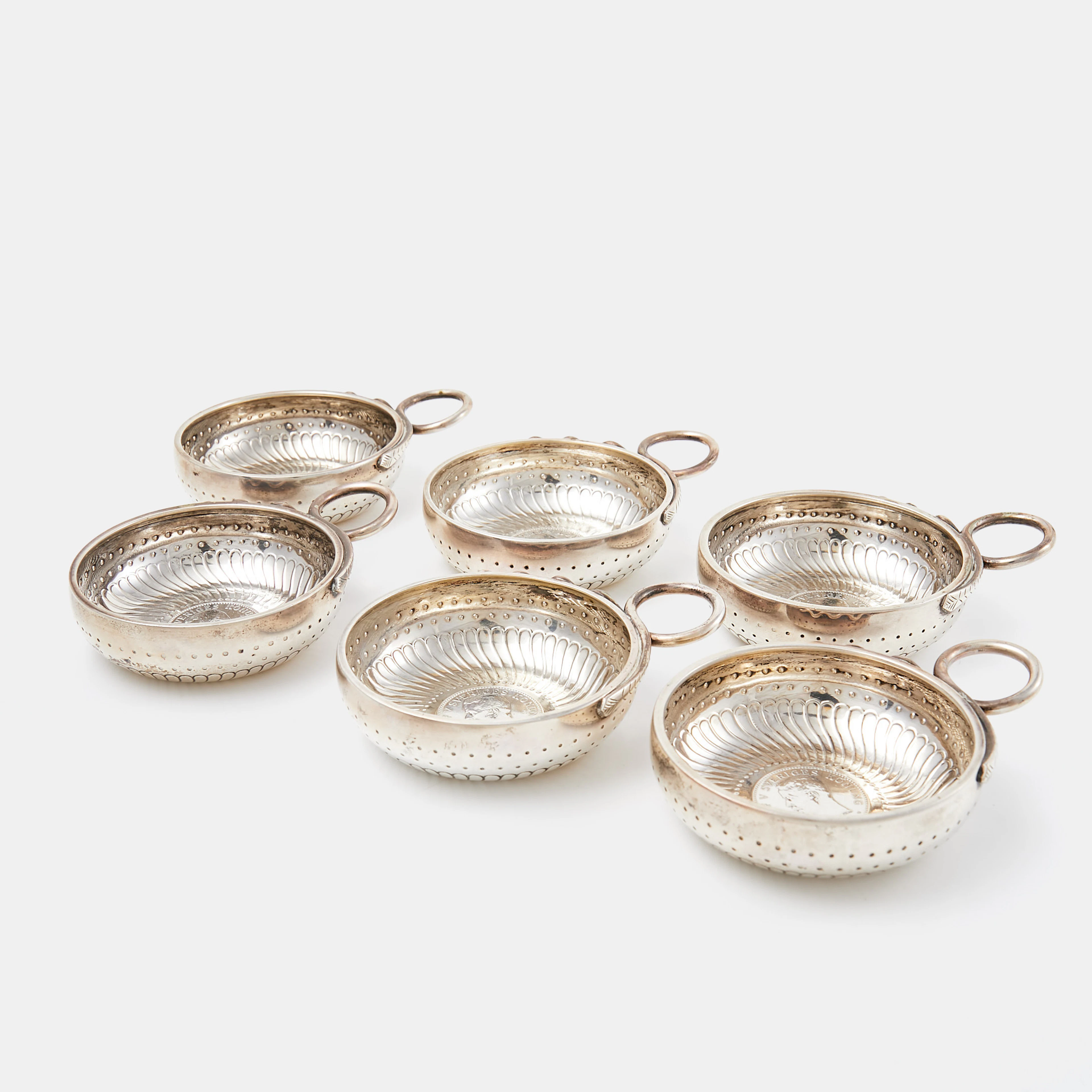PUNSCHKOPPAR, 6 st, silver, punsad dekor, i botten med infattade mynt