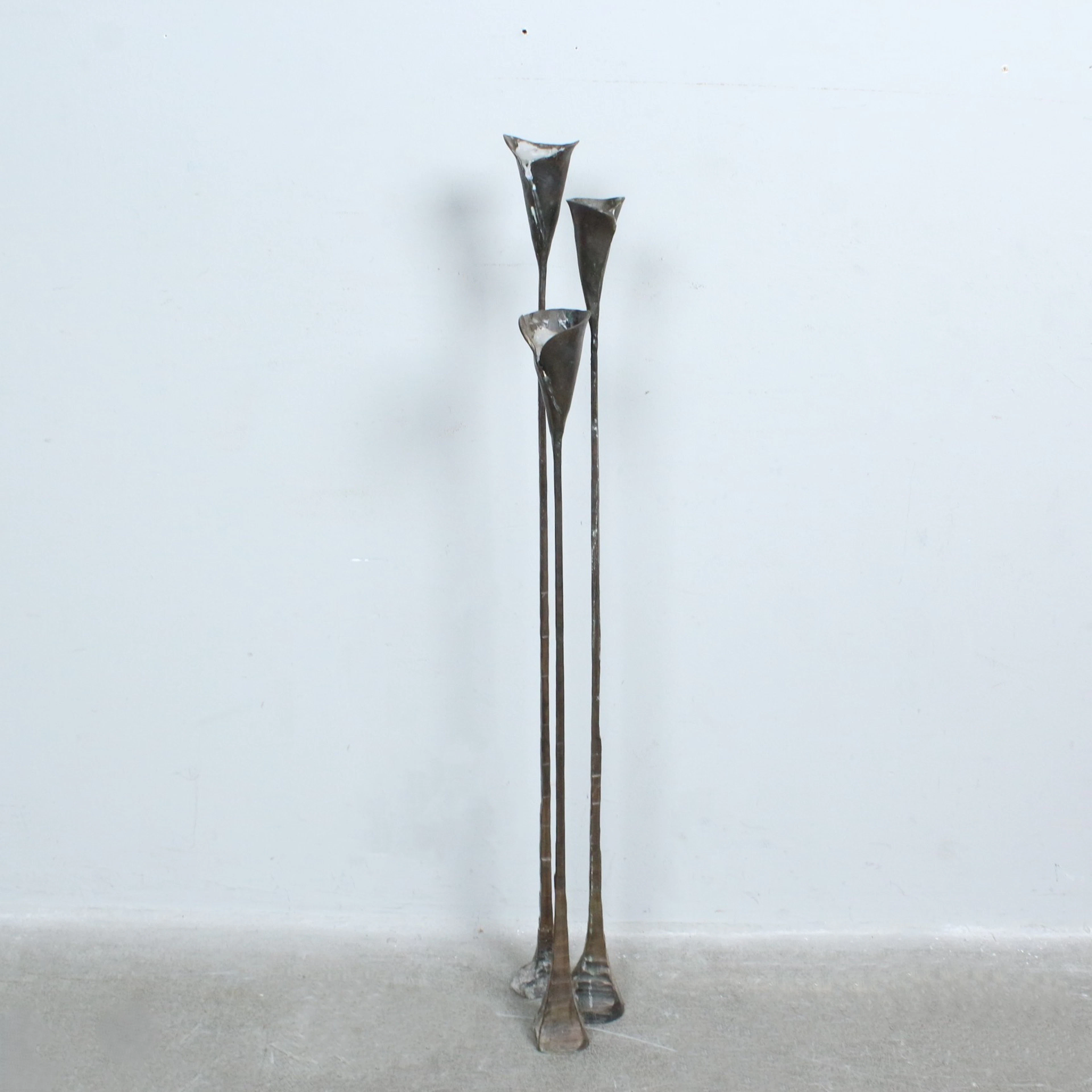 LOTHAR KLUTE (1946–2023). Brutalistischer 3-armiger Kerzenleuchter