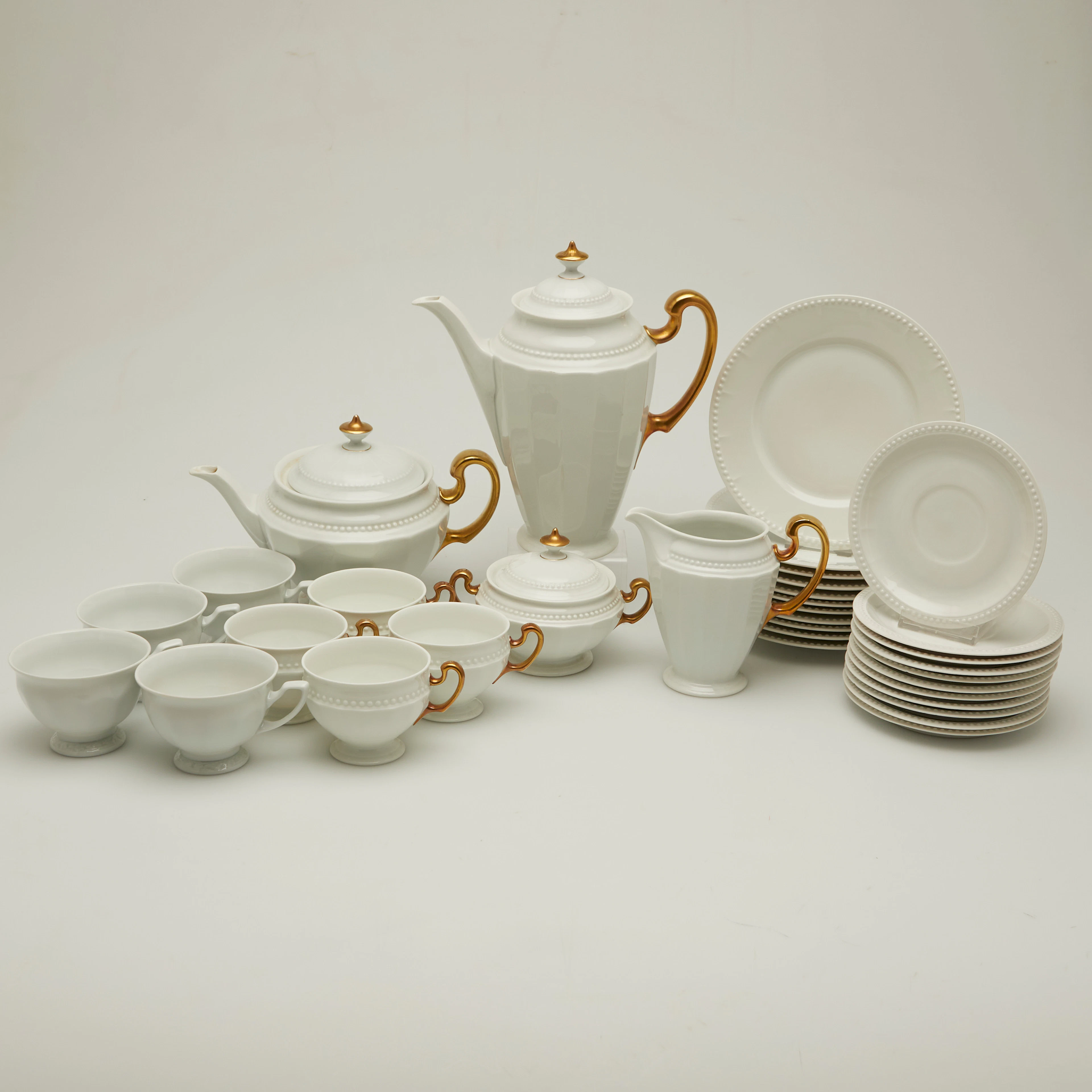 Hutschenreuther, Tee- und Kaffeeservice, Porzellan, weiß, goldstaffiert