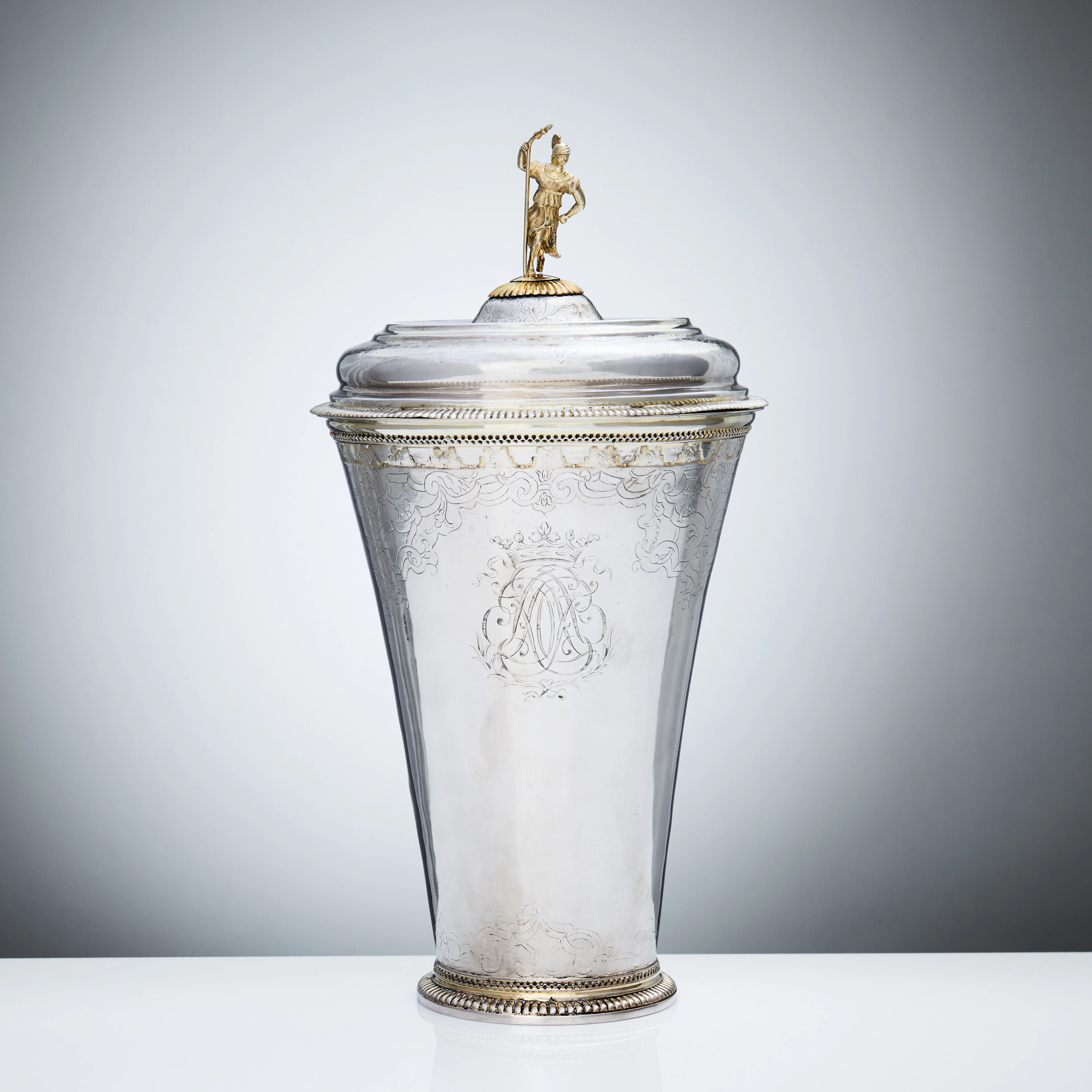 GOTTFRIED DUBOIS. Bägare med lock, silver, Stockholm 1735.