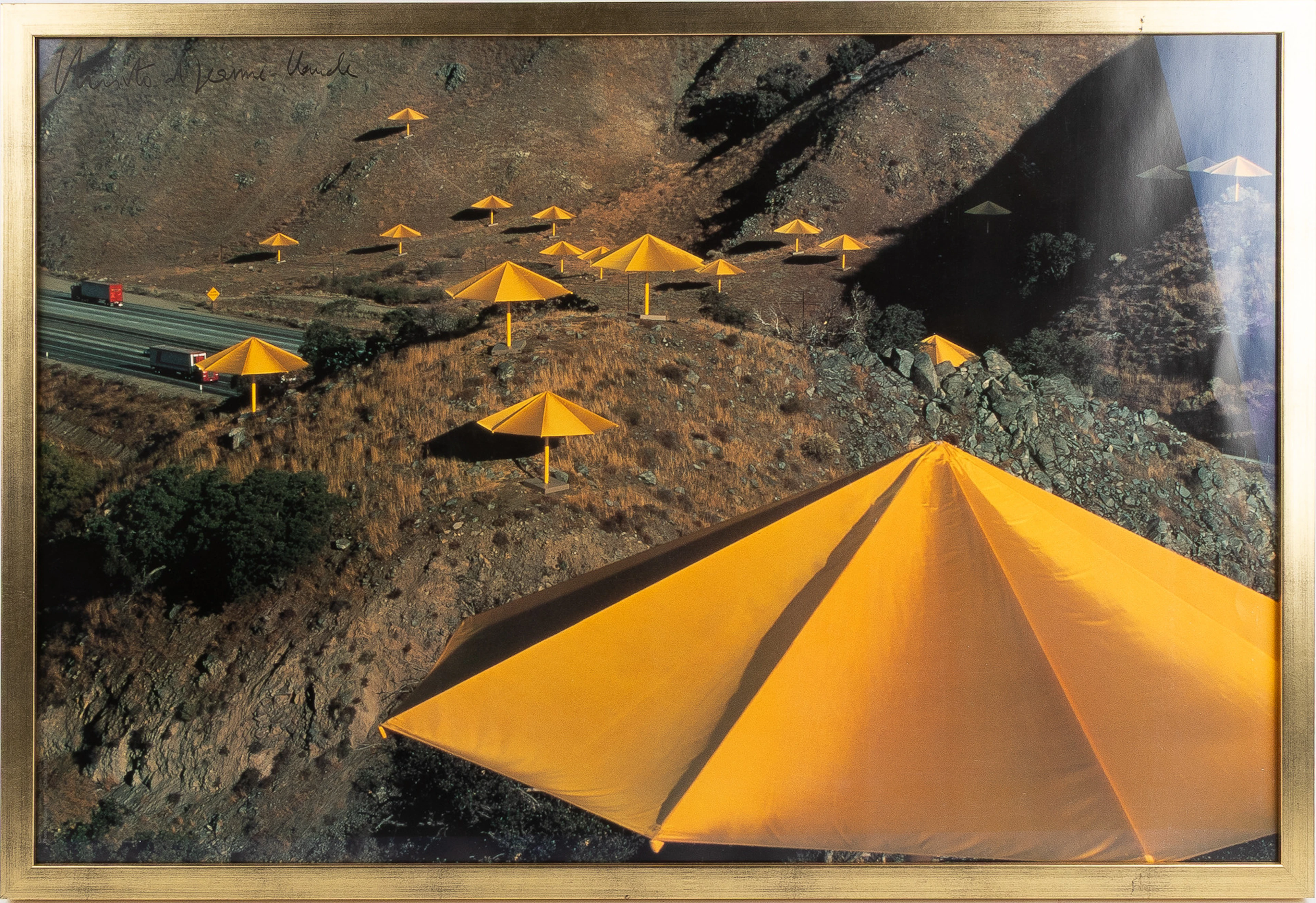 CHRISTO & JEANNE CLAUDE. "The Umbrellas", färgoffset, signerad i tusch