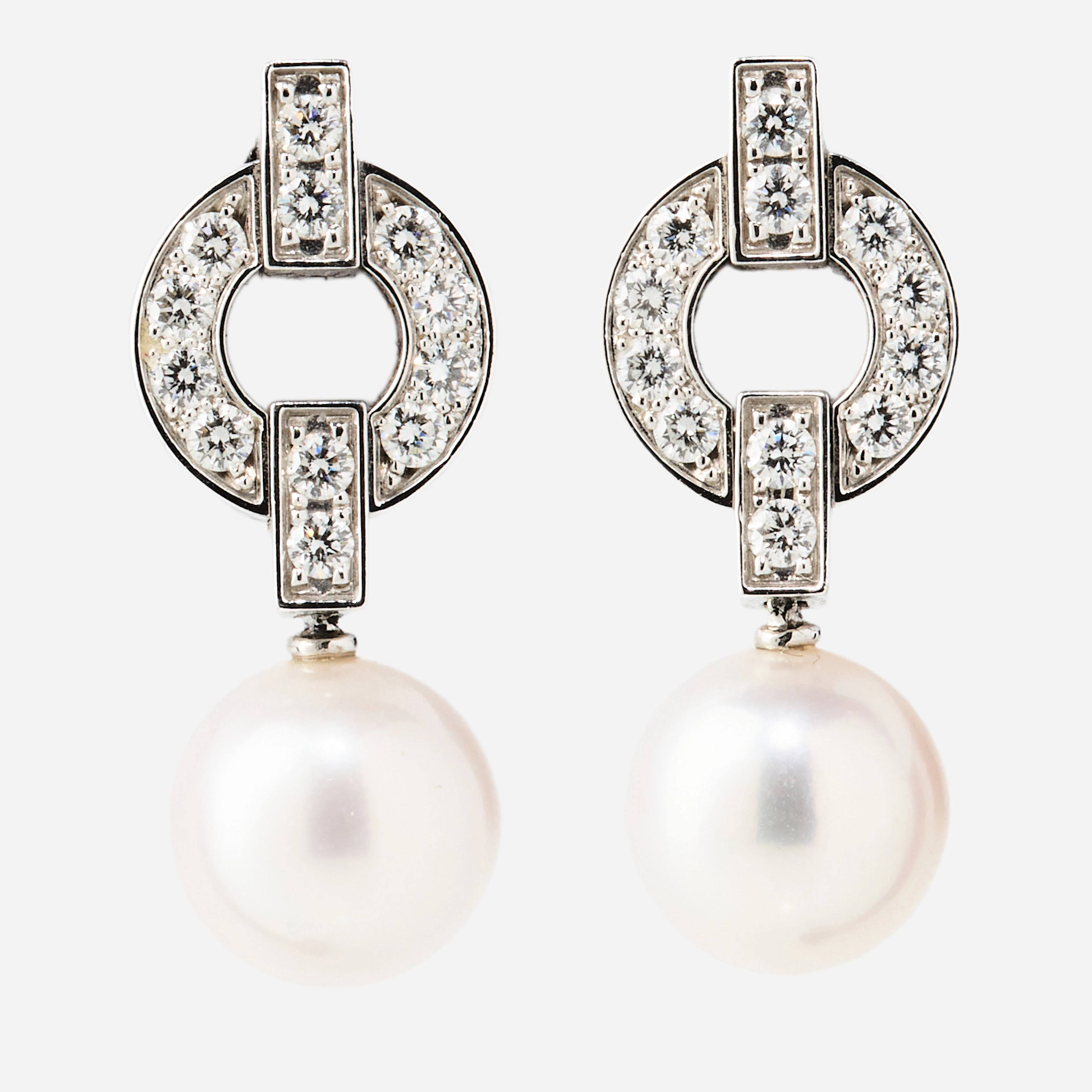 CARTIER. Örhängen, ett par, "Himalia", 18K vitguld med odlad pärla