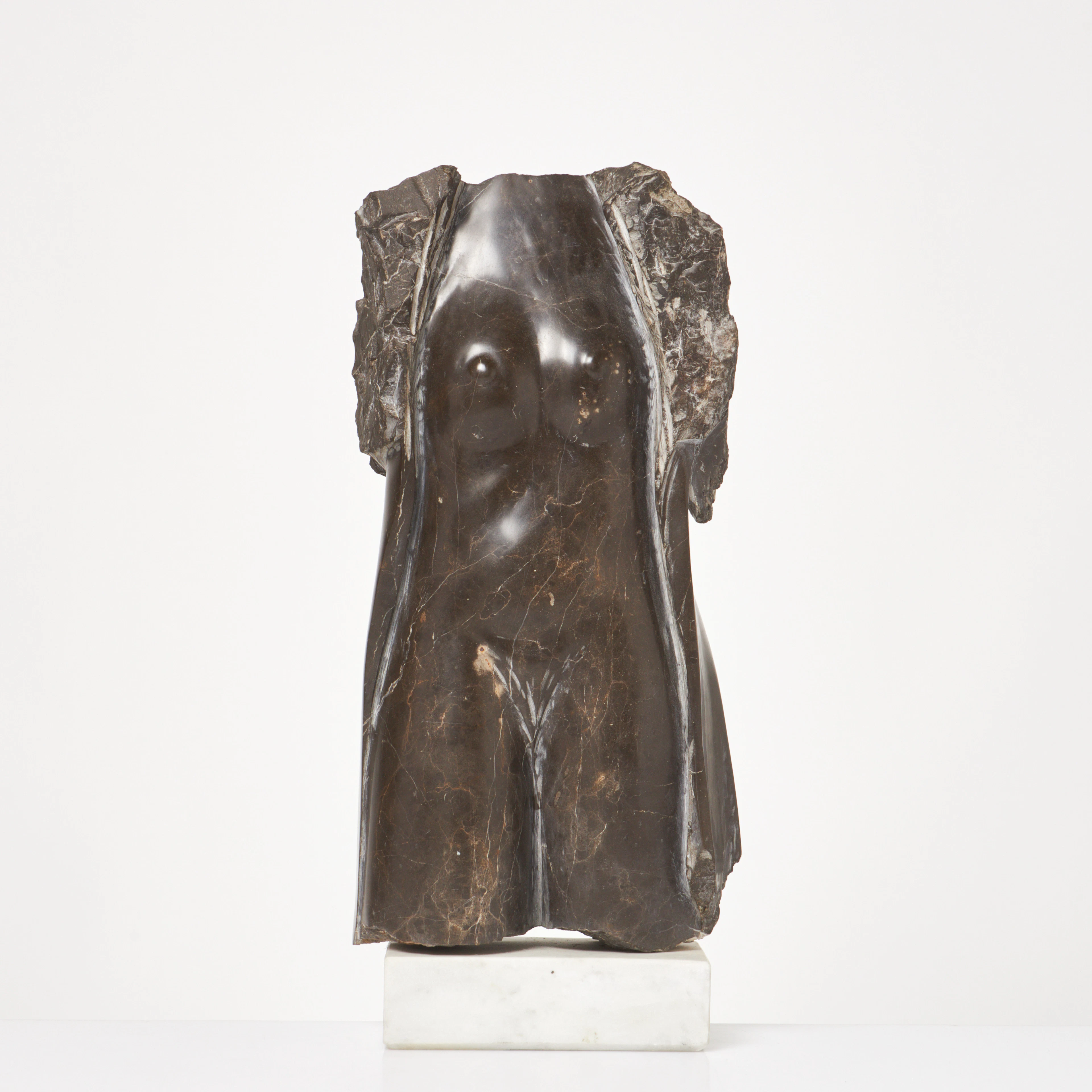 MICHAEL LESZCZYNSKI (1906-1972). Torso, skuren och polerad, marmor