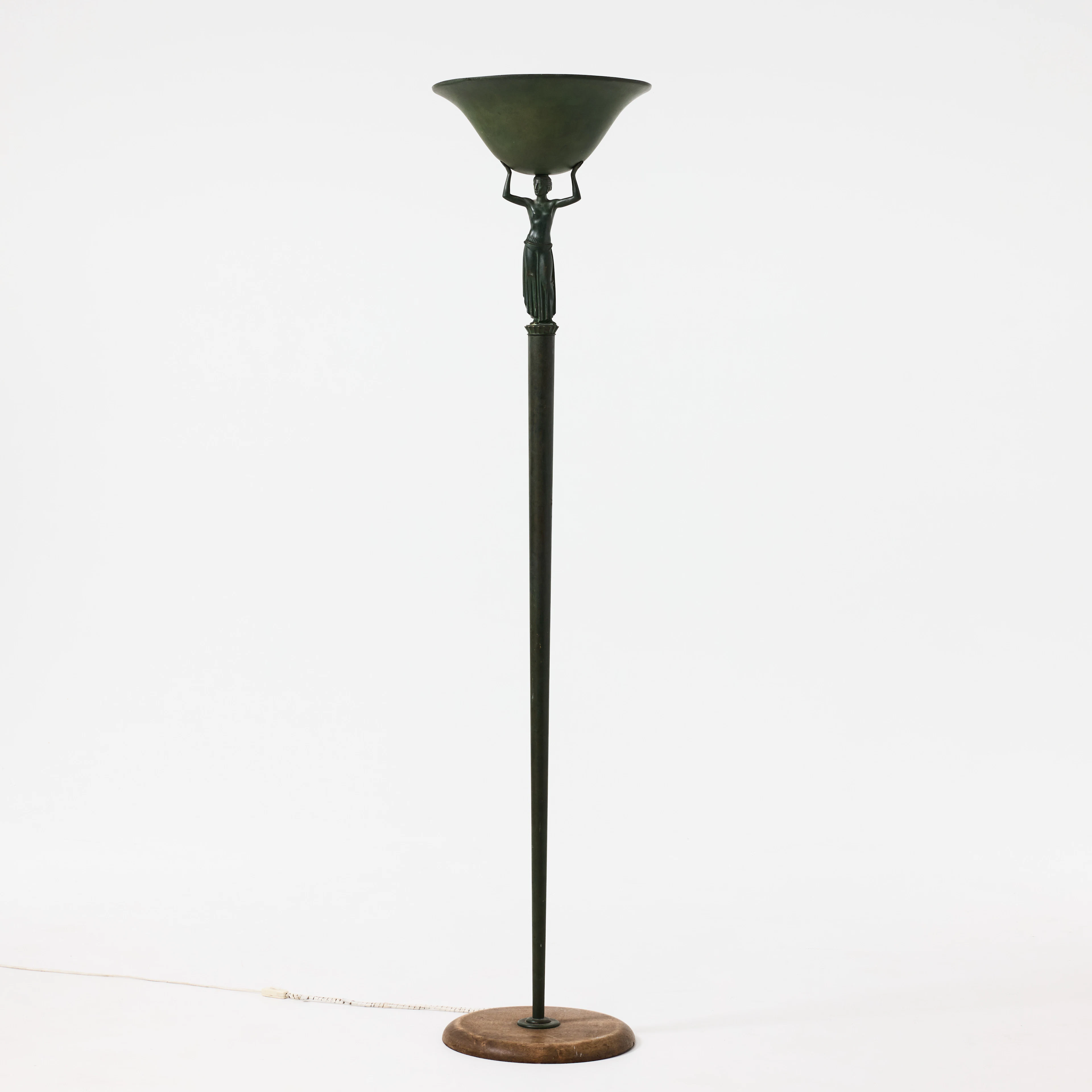GOLVLAMPA, art deco, sannolikt Danmark, ek och grönpatinerad brons.