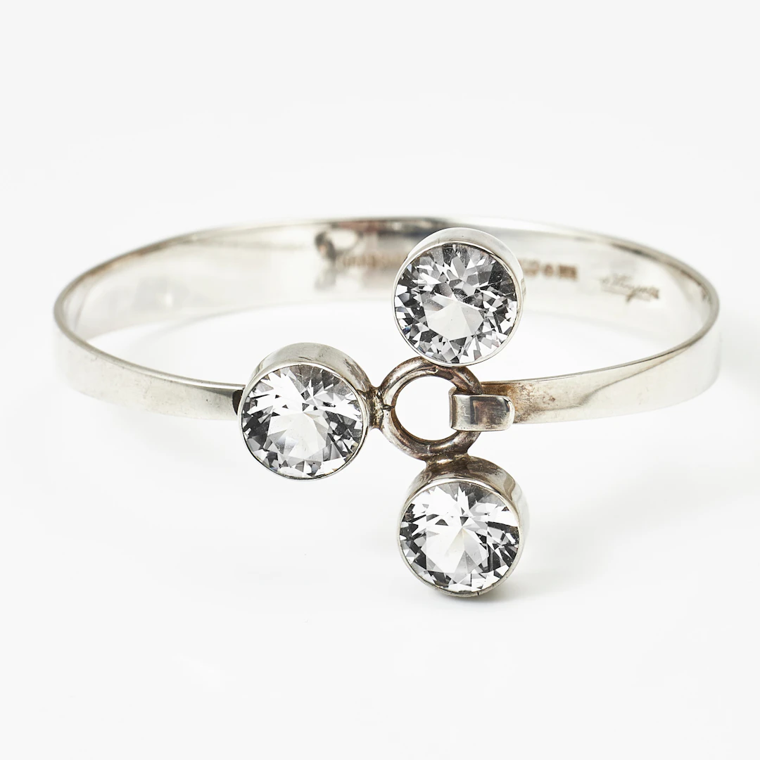 GERT THYSELL, armring, silver, dekor med 3 fasettslipade vita stenar