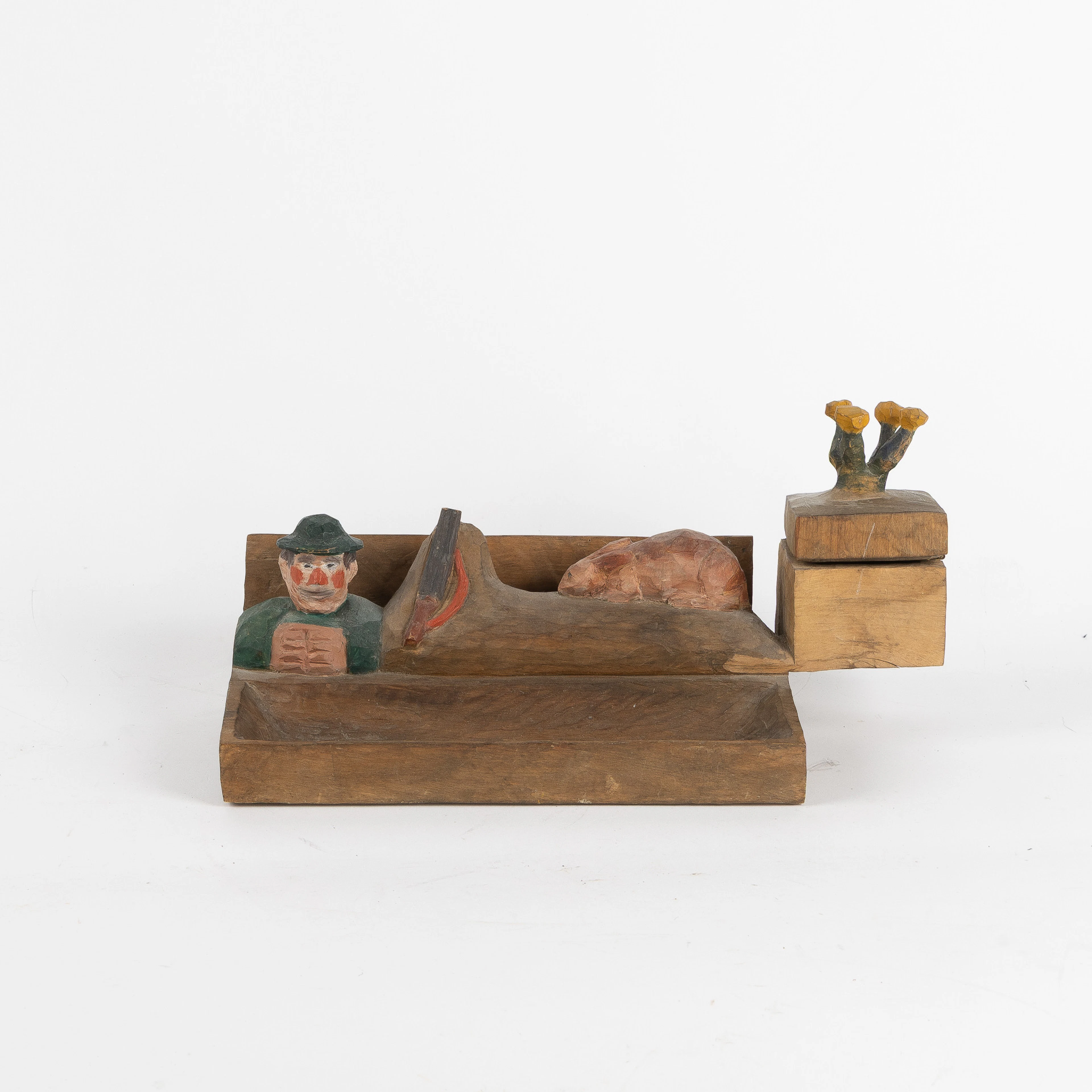 ALBERT ERNFRID PERSSON (1904-1991). Bläckställ, skuret trä, 1960-70-tal.