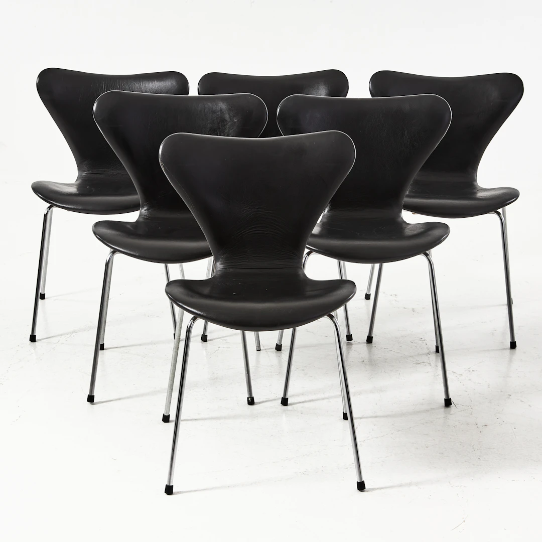 ARNE JACOBSEN. stolar, 6 stycken "Sjuan" Fritz Hansen, stoppade och