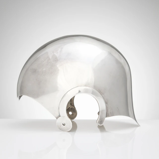 OLLE OLLS. Hjälm, sterlingsilver, Stockholm 1997.