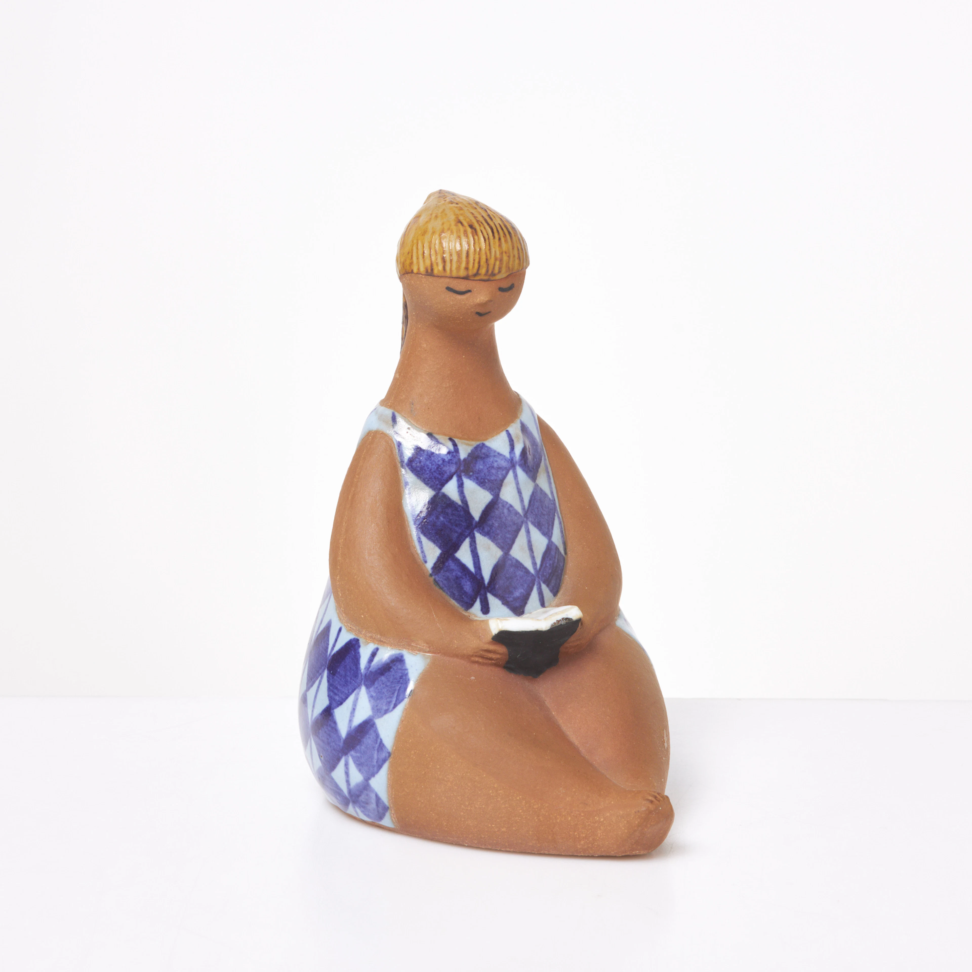 LISA LARSON. "Amalia", figurin, ur serien "ABC-Flickorna", glaserat