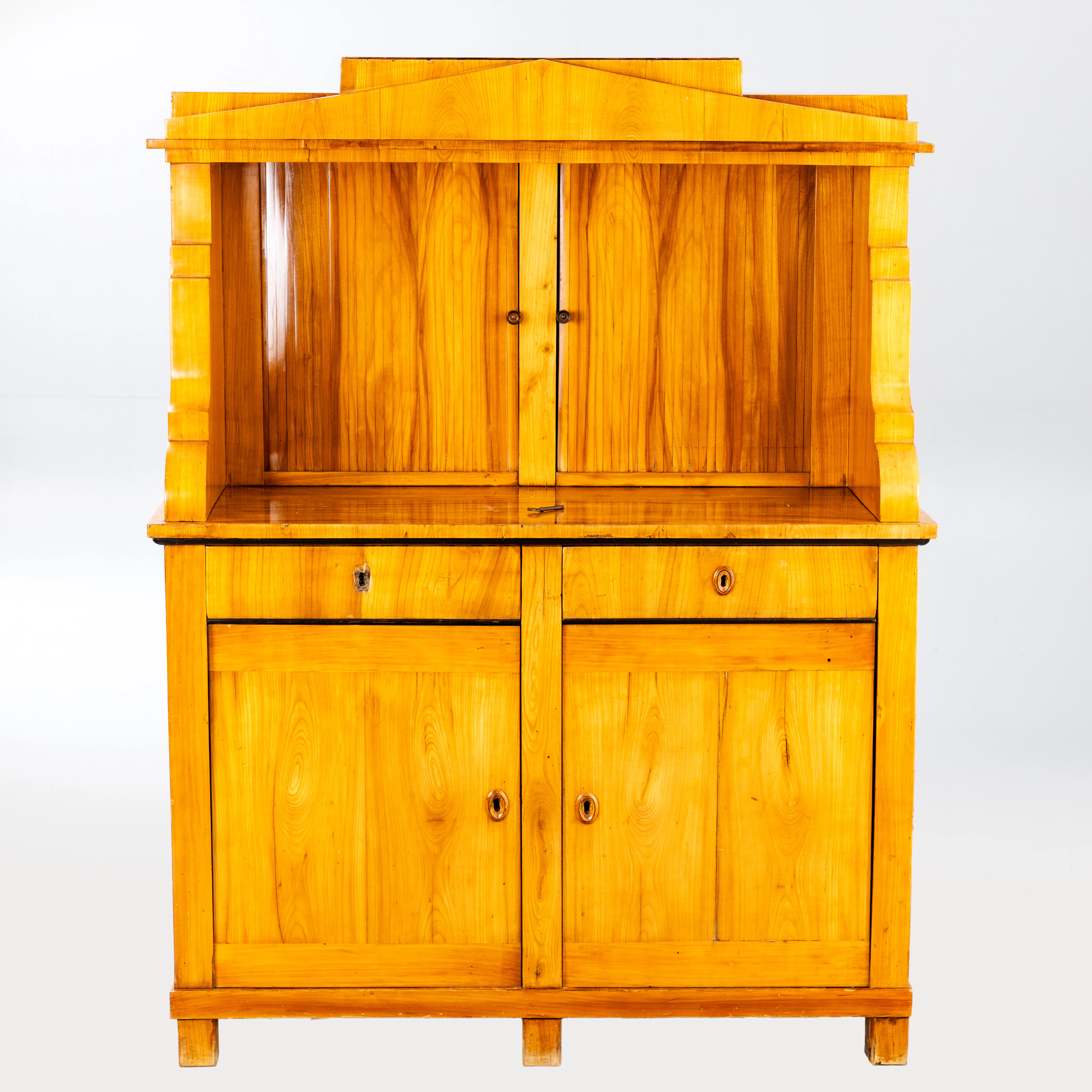Biedermeier-Aufsatzschrank, Kirschholz, Süddeutschland, um 1820.