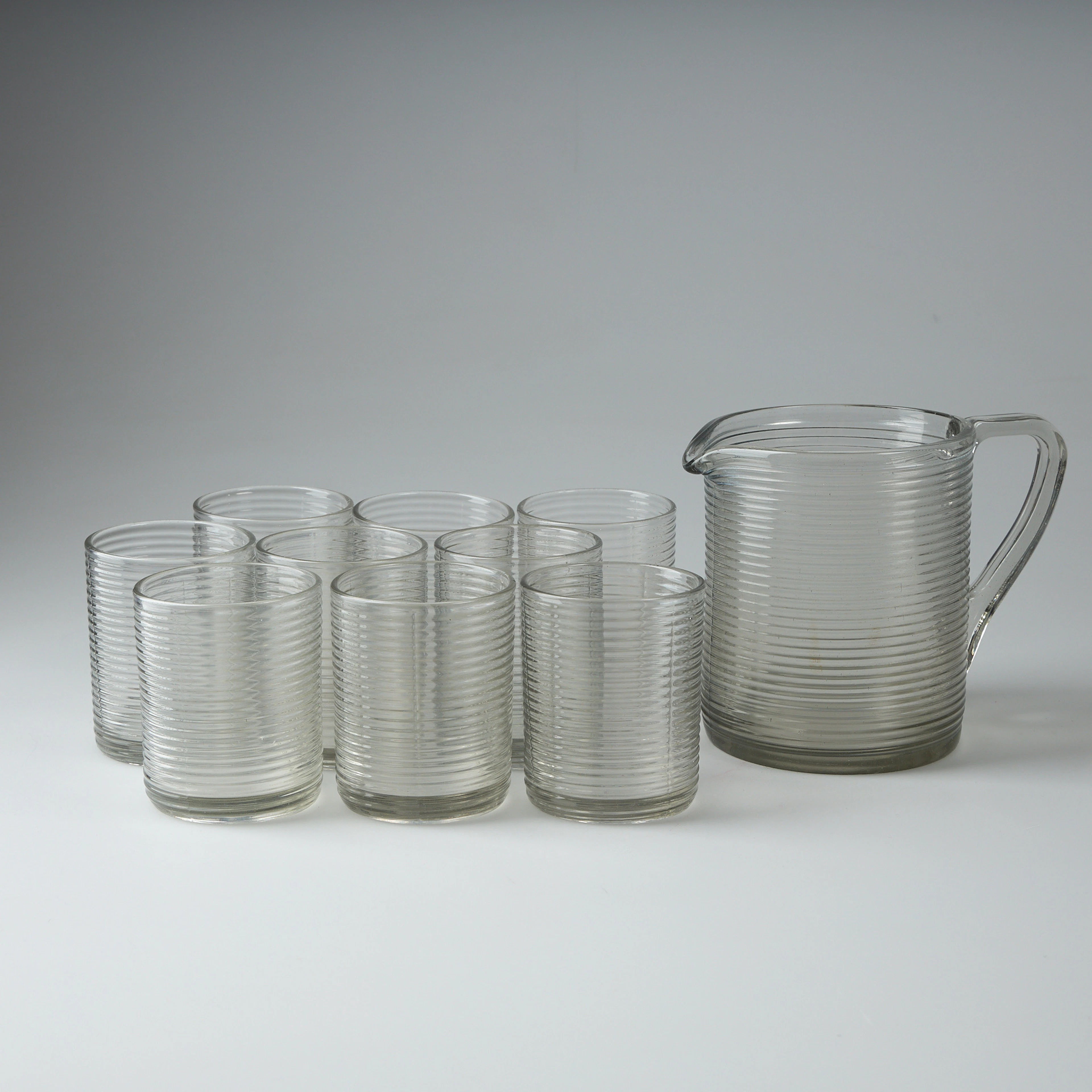 AINO AALTO. Kanna och 9 glas, modell 4647/4059, Karhula glasbruk 1930-tal.
