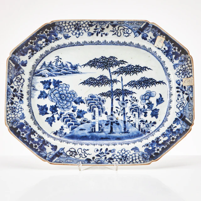 UPPLÄGGNINGSFAT, porslin, Kina, Qianlong (1736-1795), oktogonal bräm