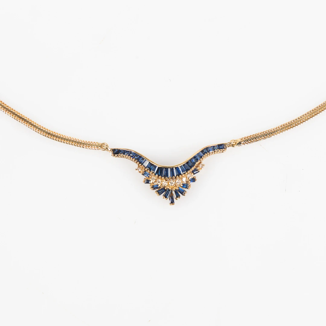 COLLIER, 18K guld, Balestra, safirer och diamanter.