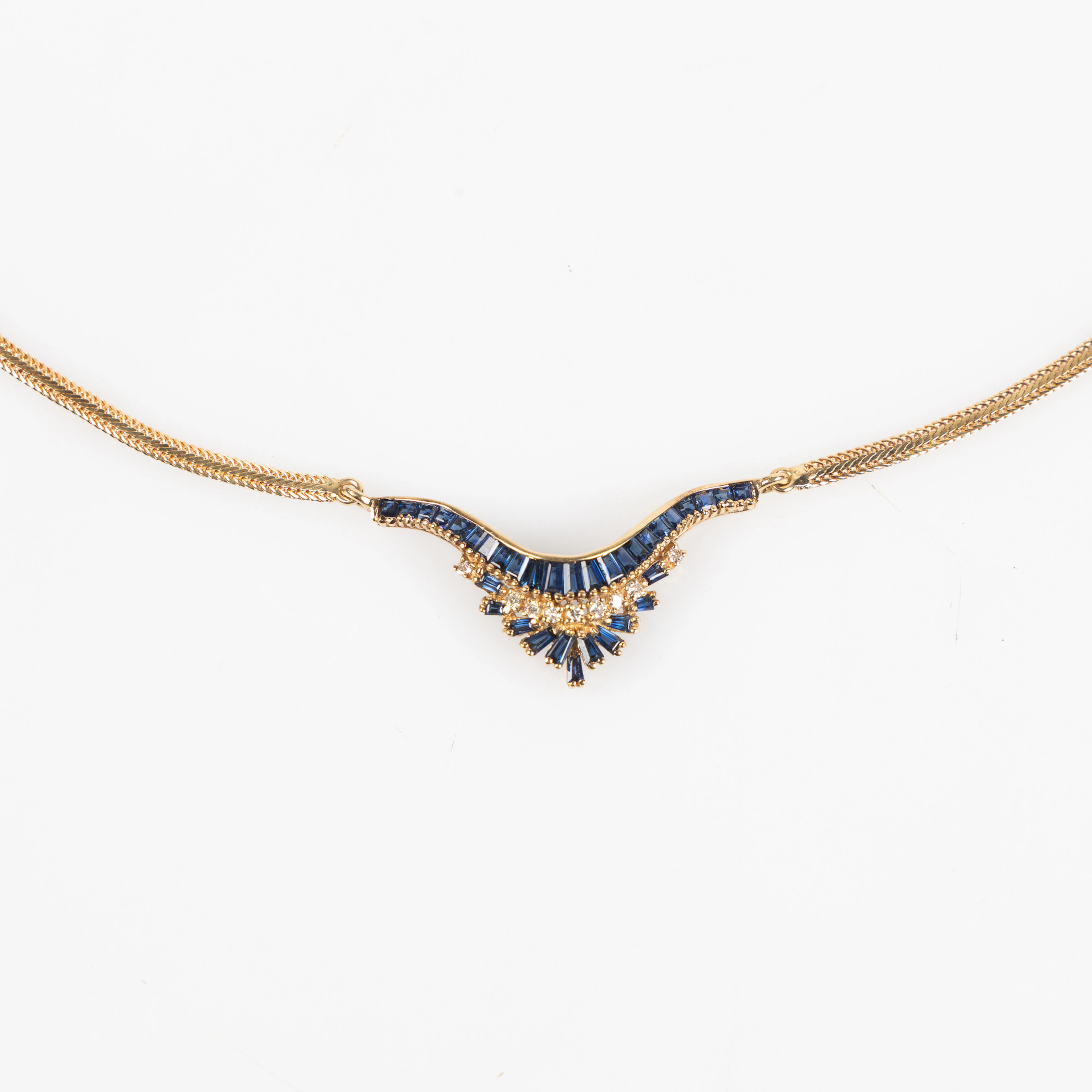 COLLIER, 18K guld, Balestra, safirer och diamanter.