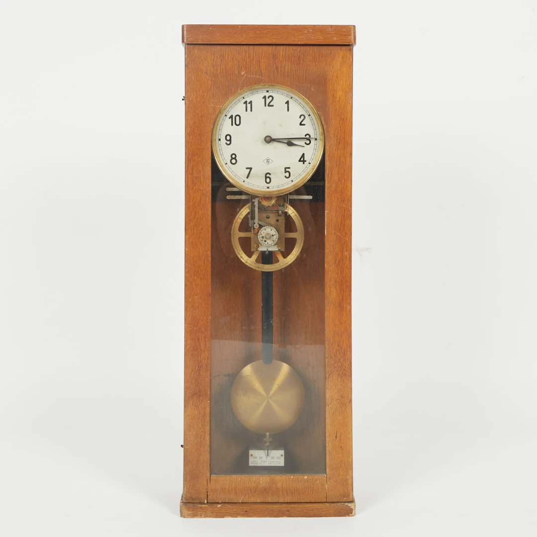 T&N / TN. Hauptuhr / Mutteruhr, 20. Jahrhundert.