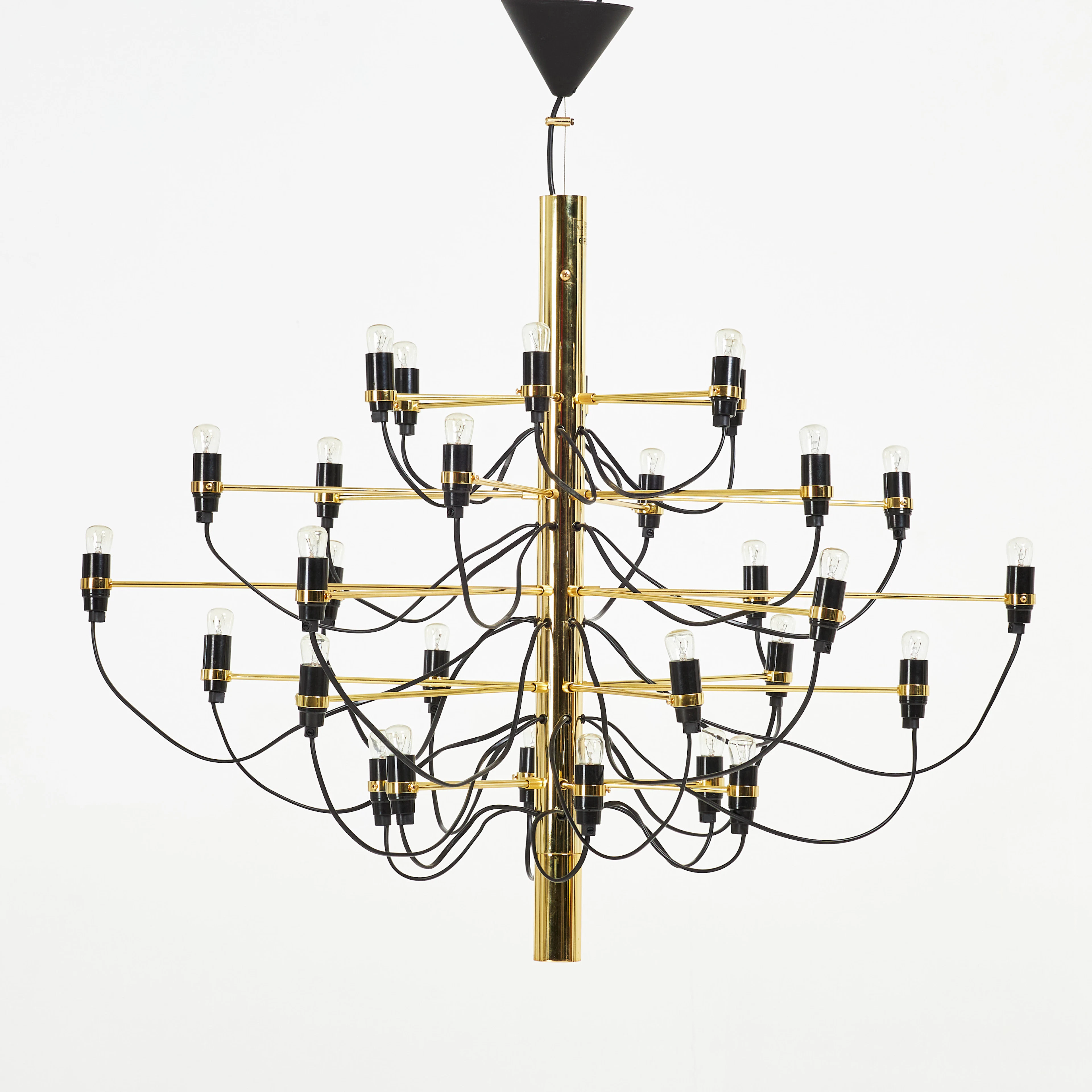 GINO SARFATTI. "2097/30 Sarfatti Brass", för Flos, stomme i mässingfärgat
