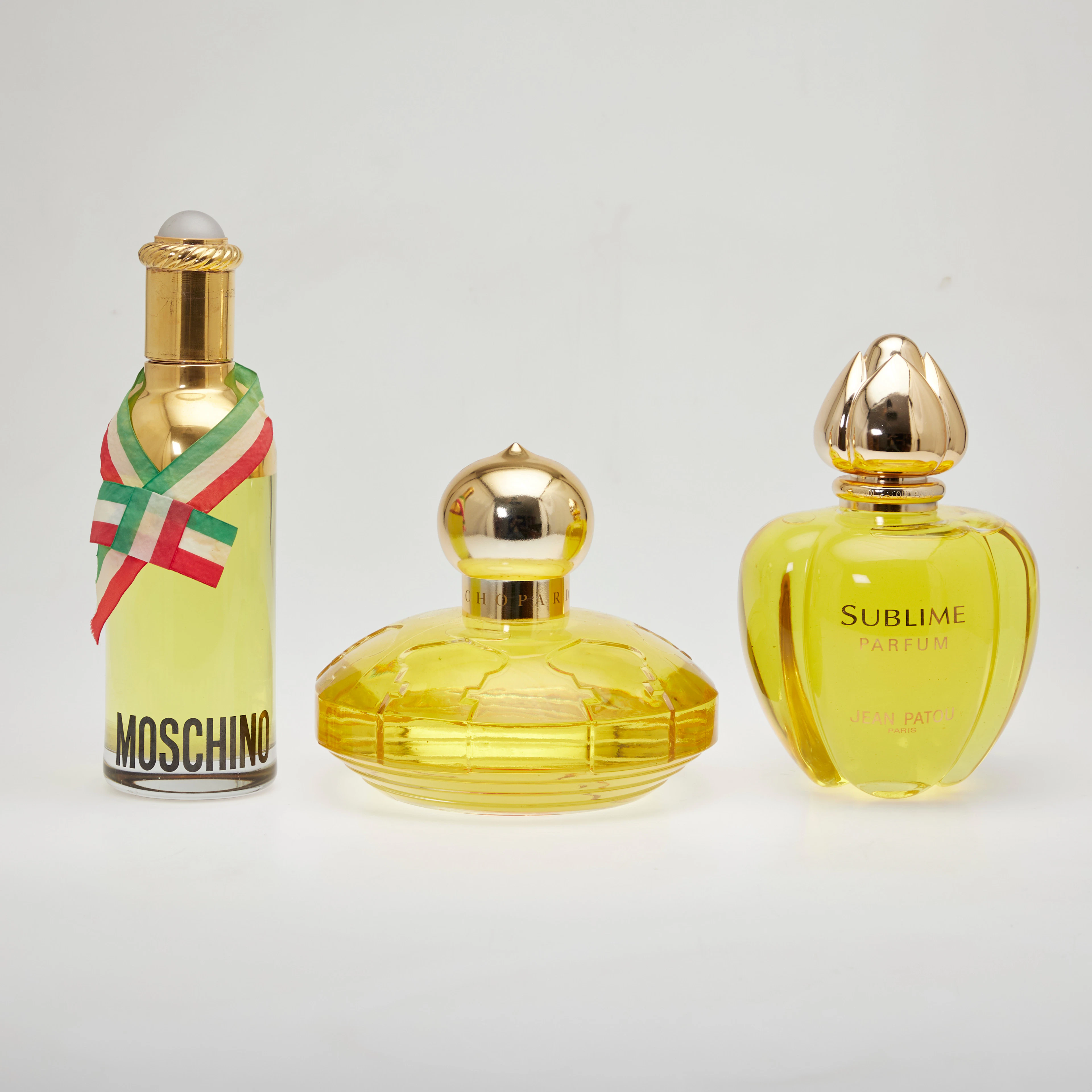 CHOPARD, JEAN PATOU & MOSCHINO. Konvolut Großfacticen / Flacons, Glas