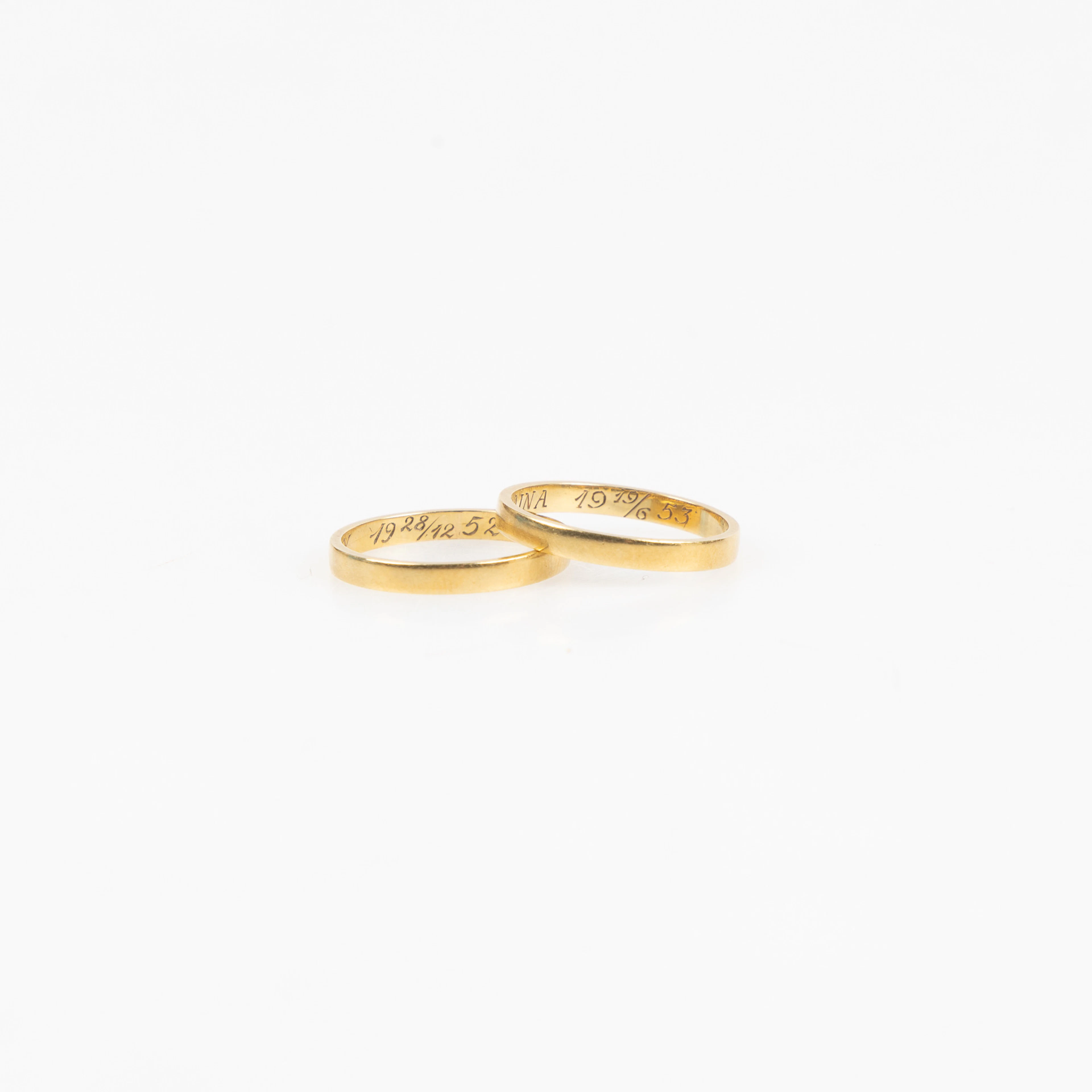 WIWEN NILSSON. Förlovningsringar, 2 st, 18K guld, Lund 1952 resp 1953.