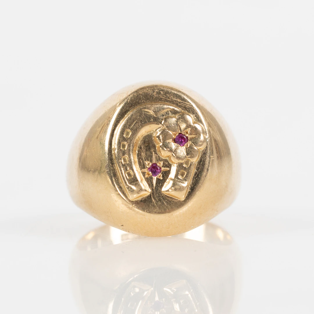 RING, 18K guld, rubiner, Bengt Hallberg Guldsmeds AB, Köping 1963.