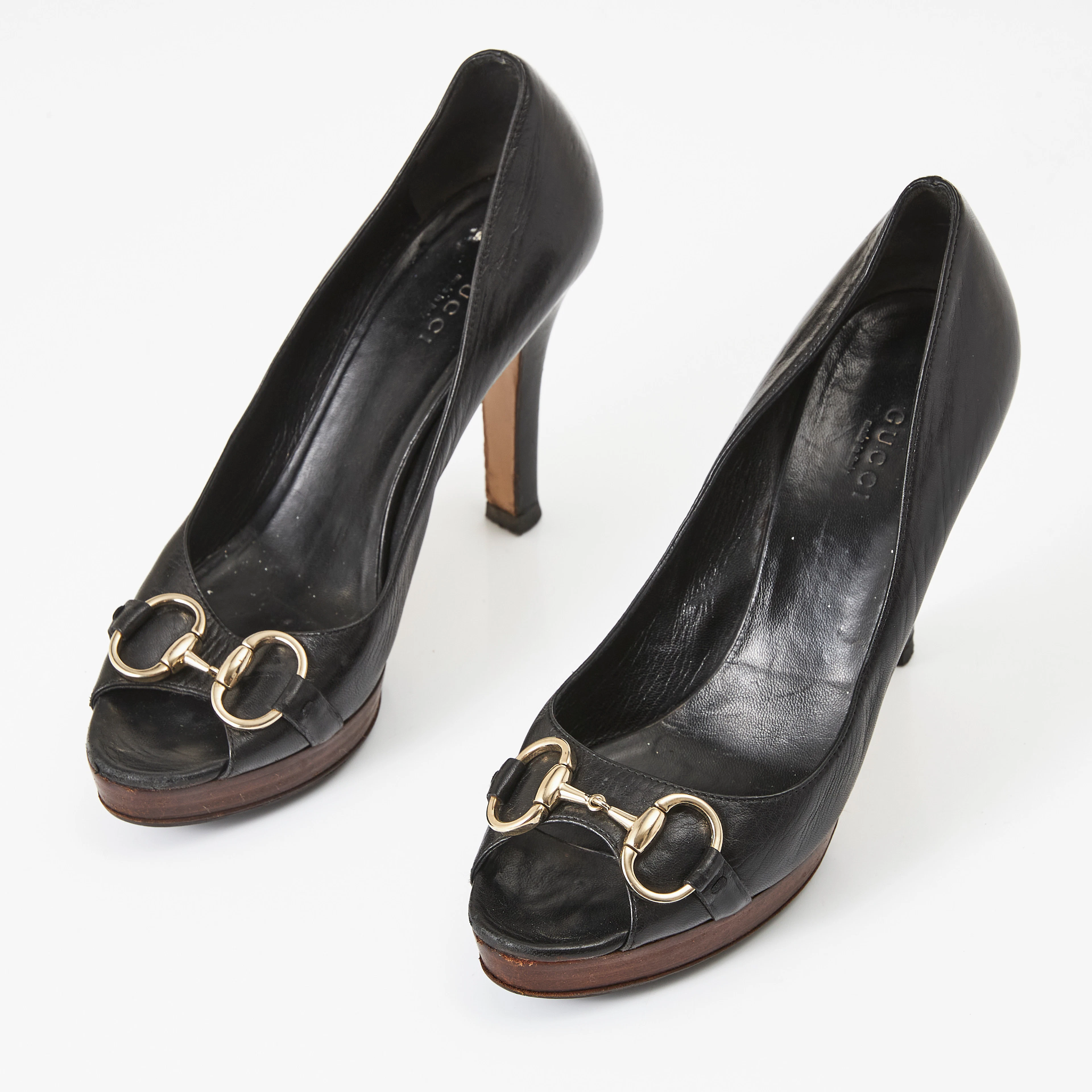 GUCCI, "Open toe horsebit high heels", svart läder, platå, klassiskt
