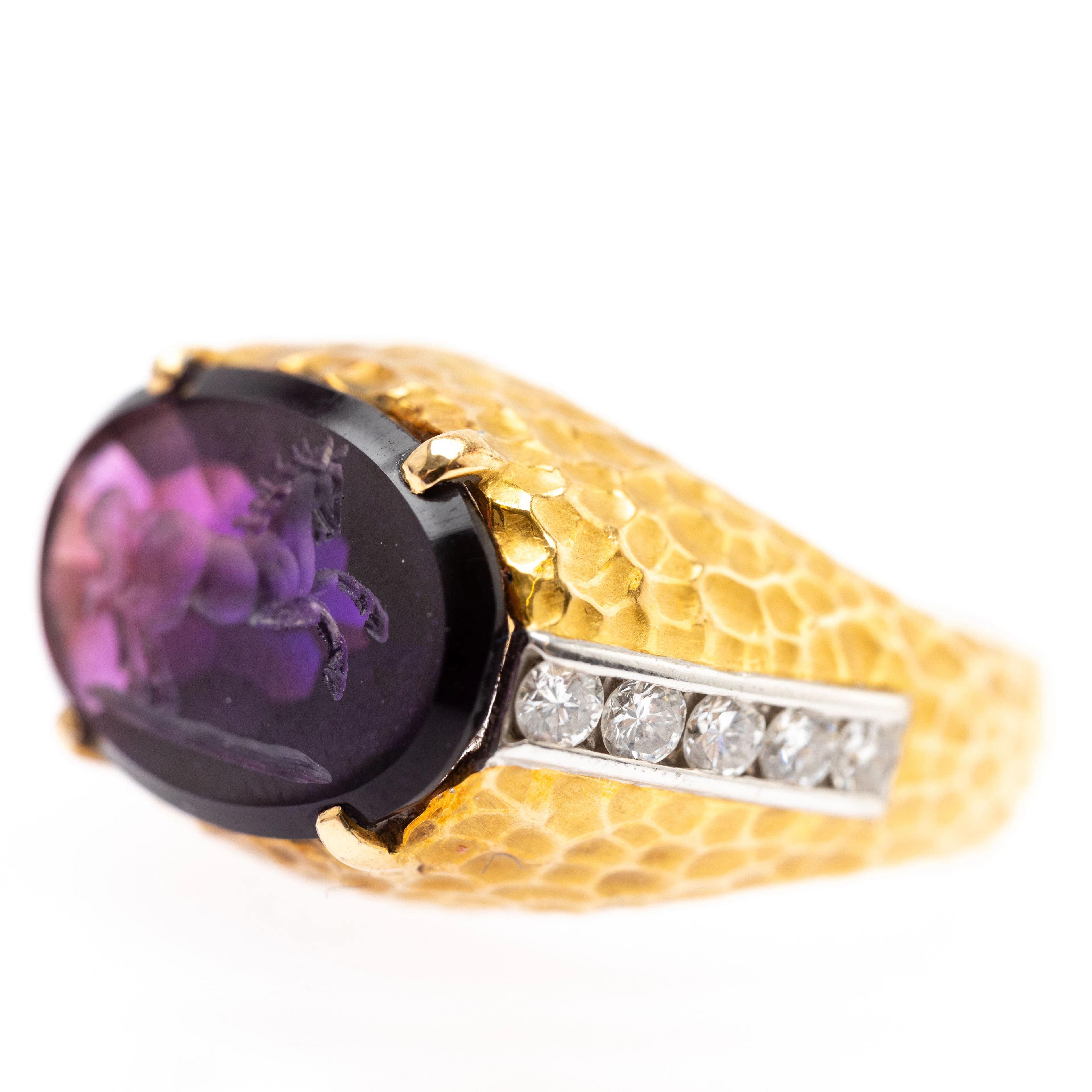Amethyst Ring mit Diamanten.