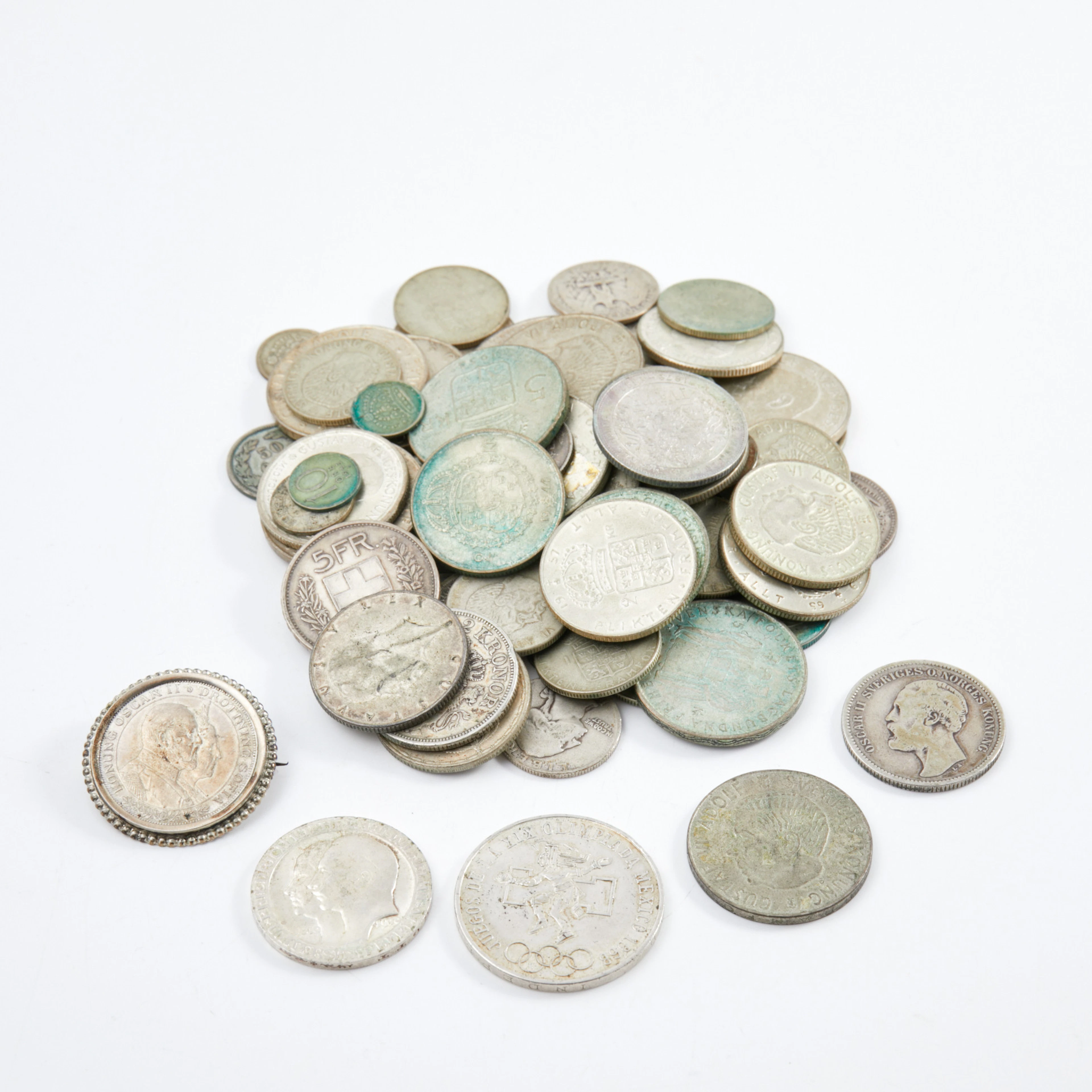 SILVERMYNT, 84 st, 1800-1900-tal, Sverige och utlandet, ett mynt omgjort