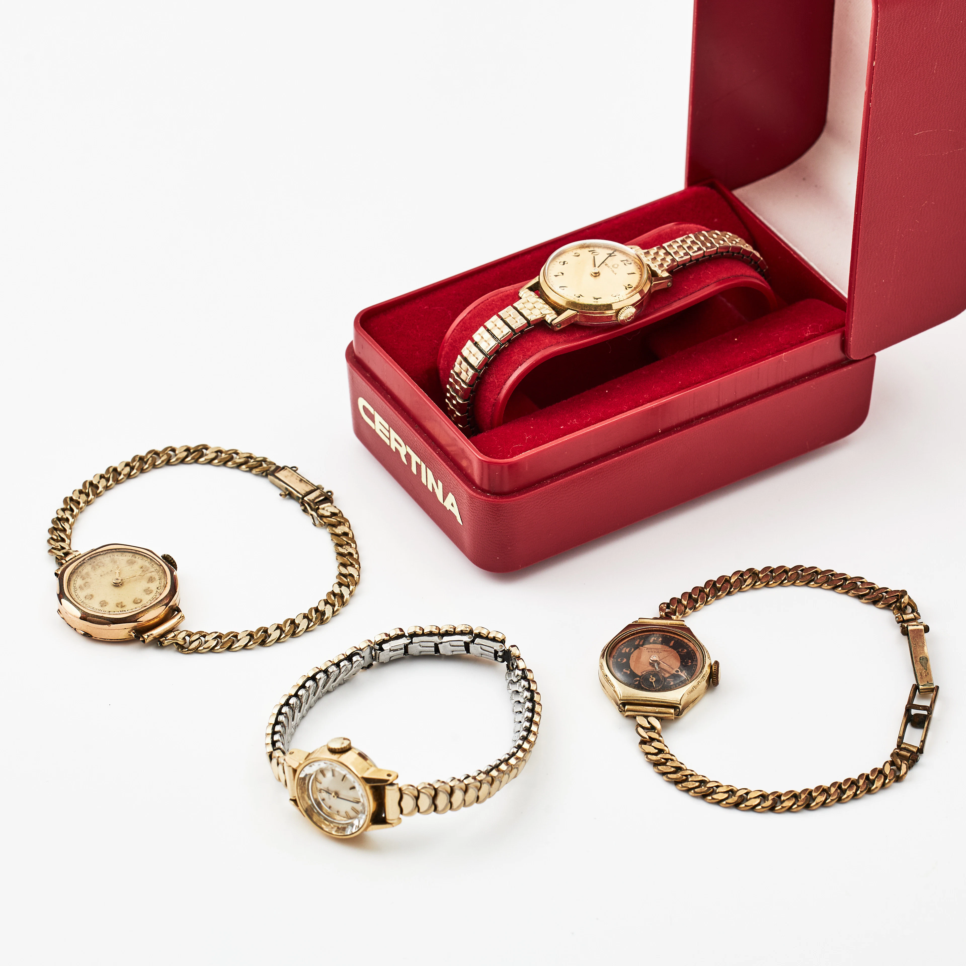 ARMBANDSUR, 4 st., oädel metall och 2 av guld på stål, bl a Omega