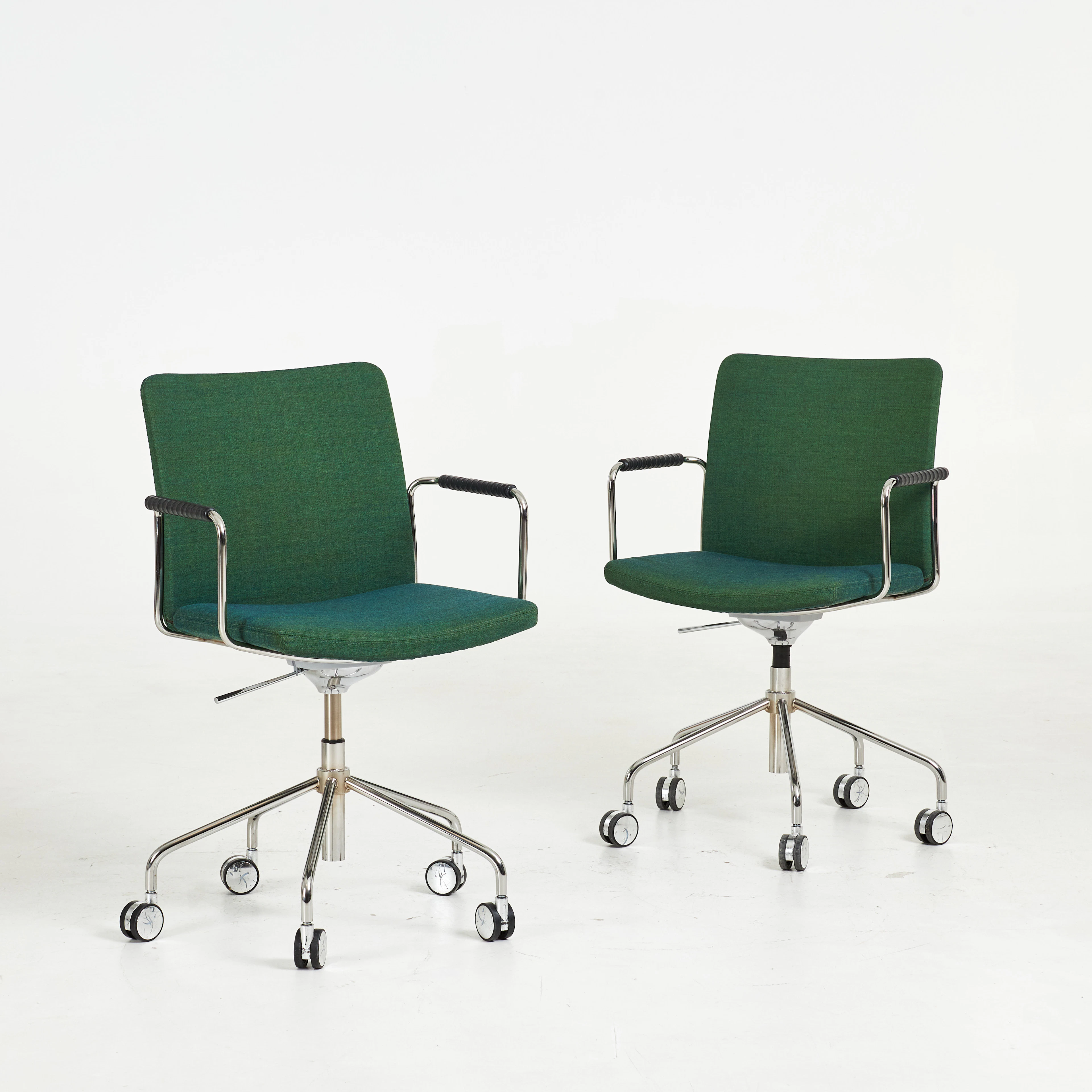 BROBERG & RIDDERSTRÅLE. Kontorsstolar, 2 st. "Stella" för Swedese