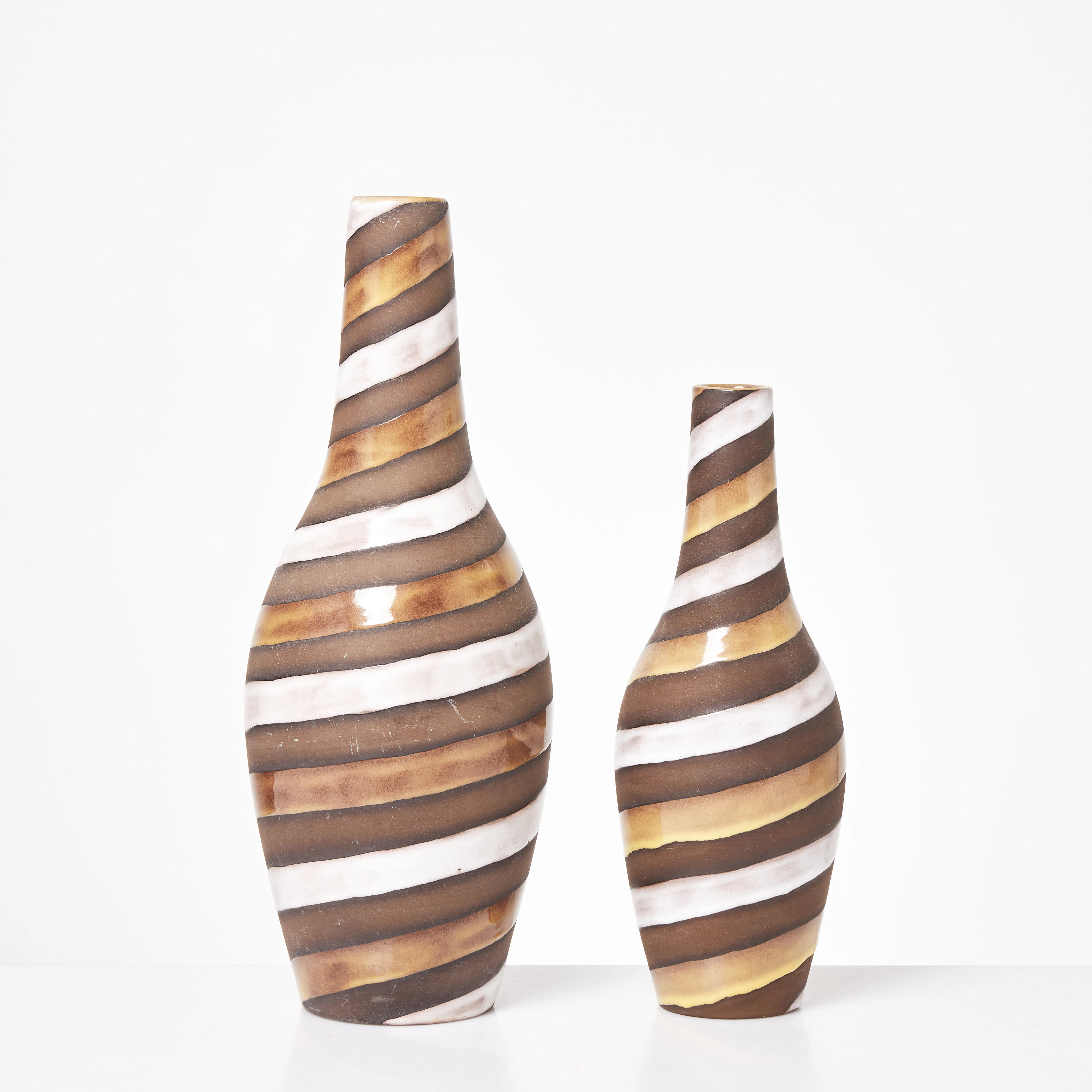 INGRID ATTERBERG. Vaser, 2 st, "Spiral", glaserat stengods, Gustavsberg