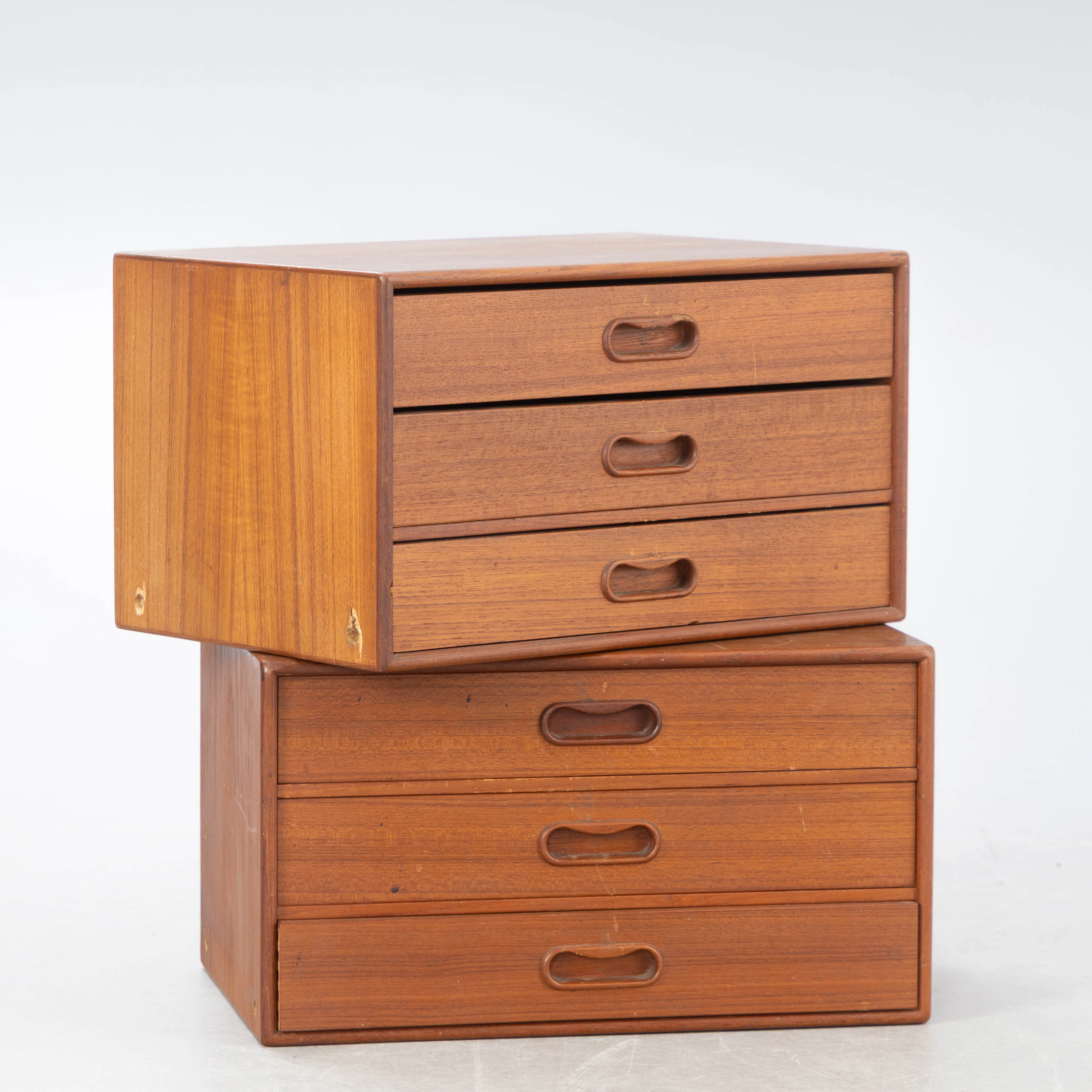 ARNE VODDER. Zwei Teak Container, Vamo, Sønderborg, Dänemark, 1950er/60er