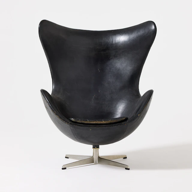 ARNE JACOBSEN. "Ägget", fåtölj, Fritz Hansen, Danmark 1965, fyrdelad