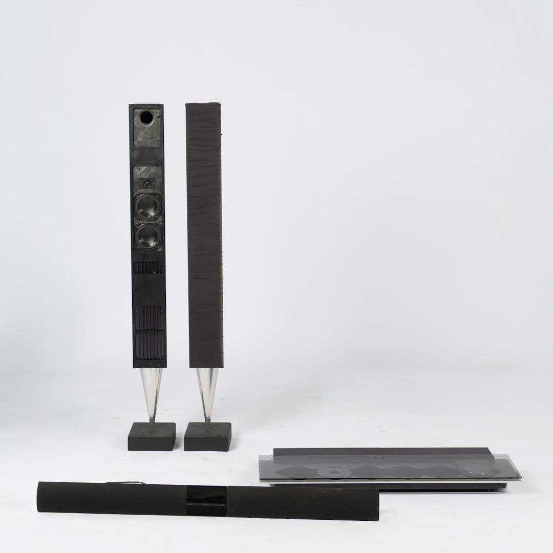 BANG & OLUFSEN, Högtalare och CD-Växlare BeoSound 9000 MK I, två BeoLab