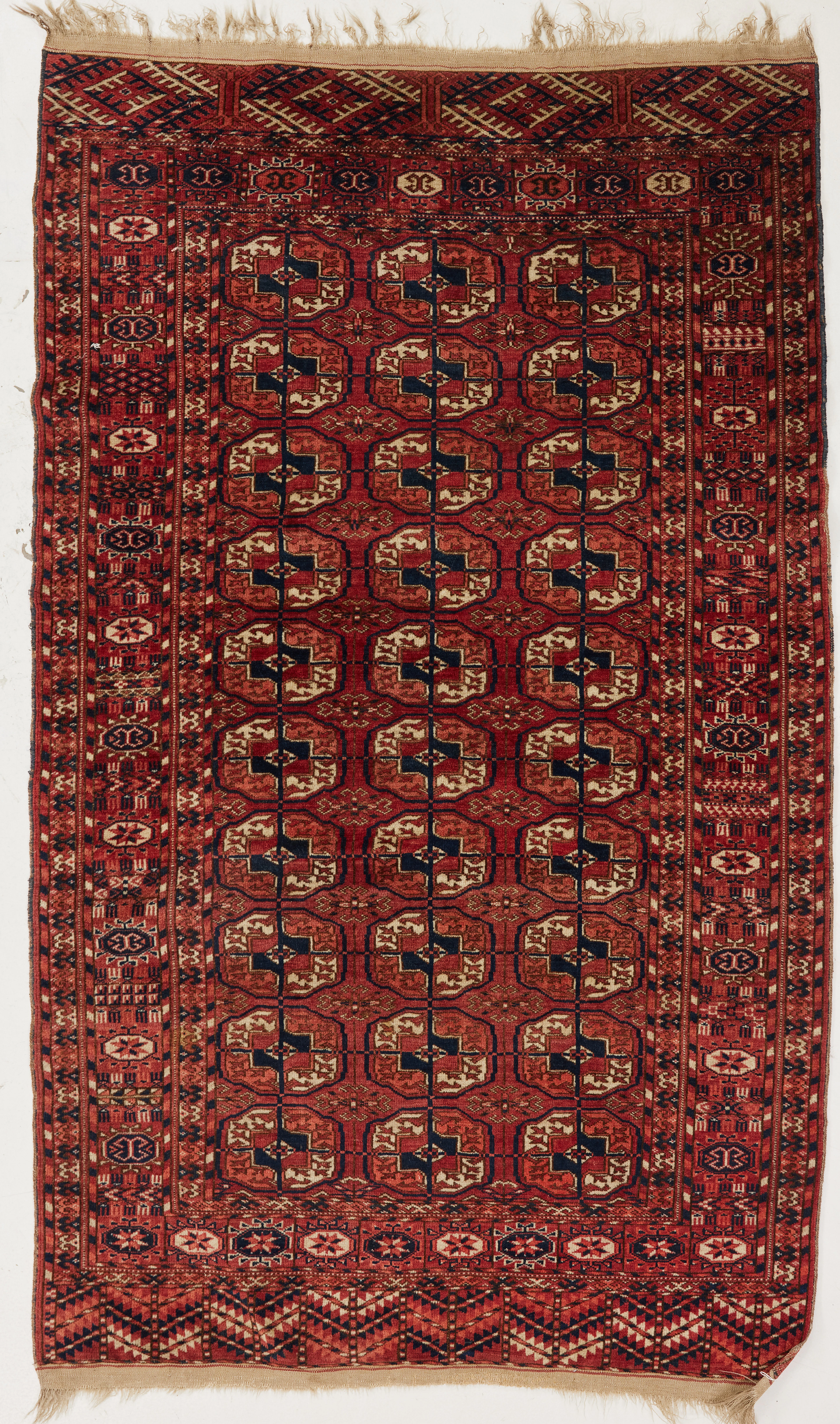 ORIENTMATTA, Turkmensk, rosa/röd botten, 188x109 cm.