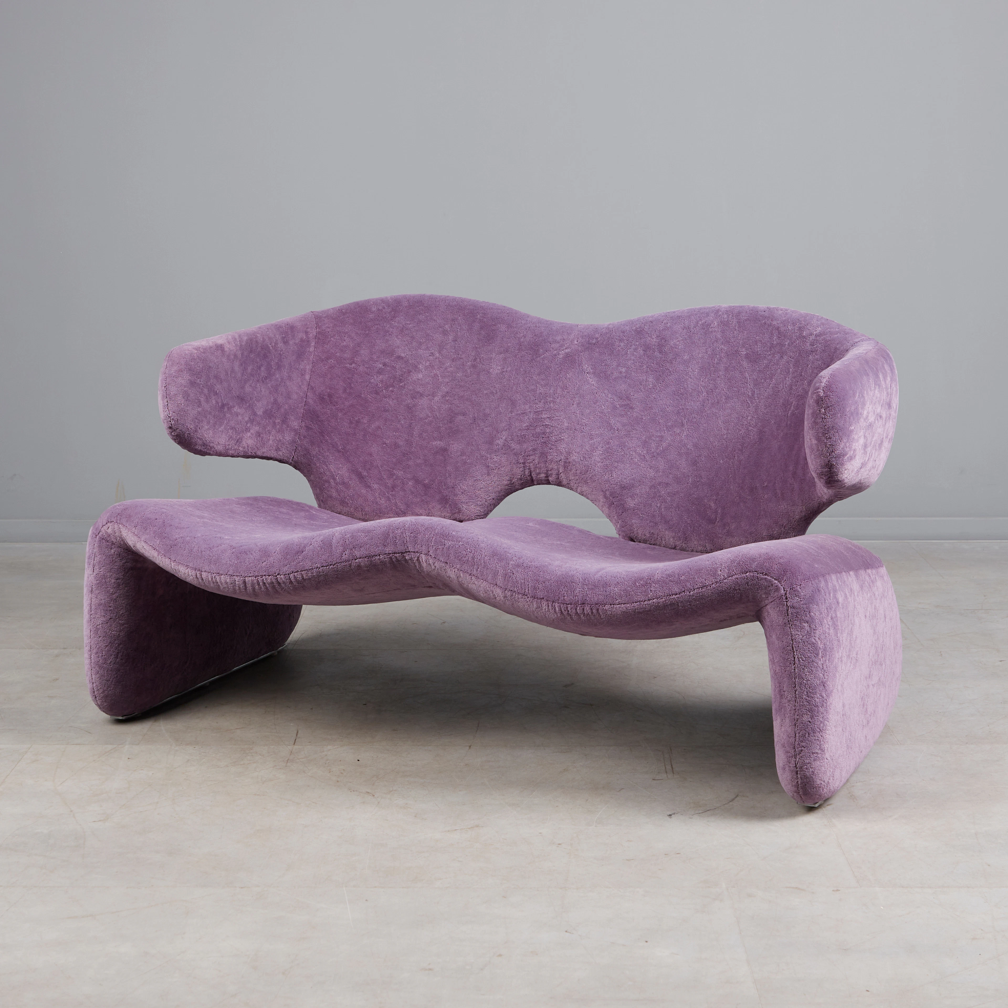 OLIVIER MOURGUE. Airborne International, Zweisitzer Sofa, Modell 'Djinn