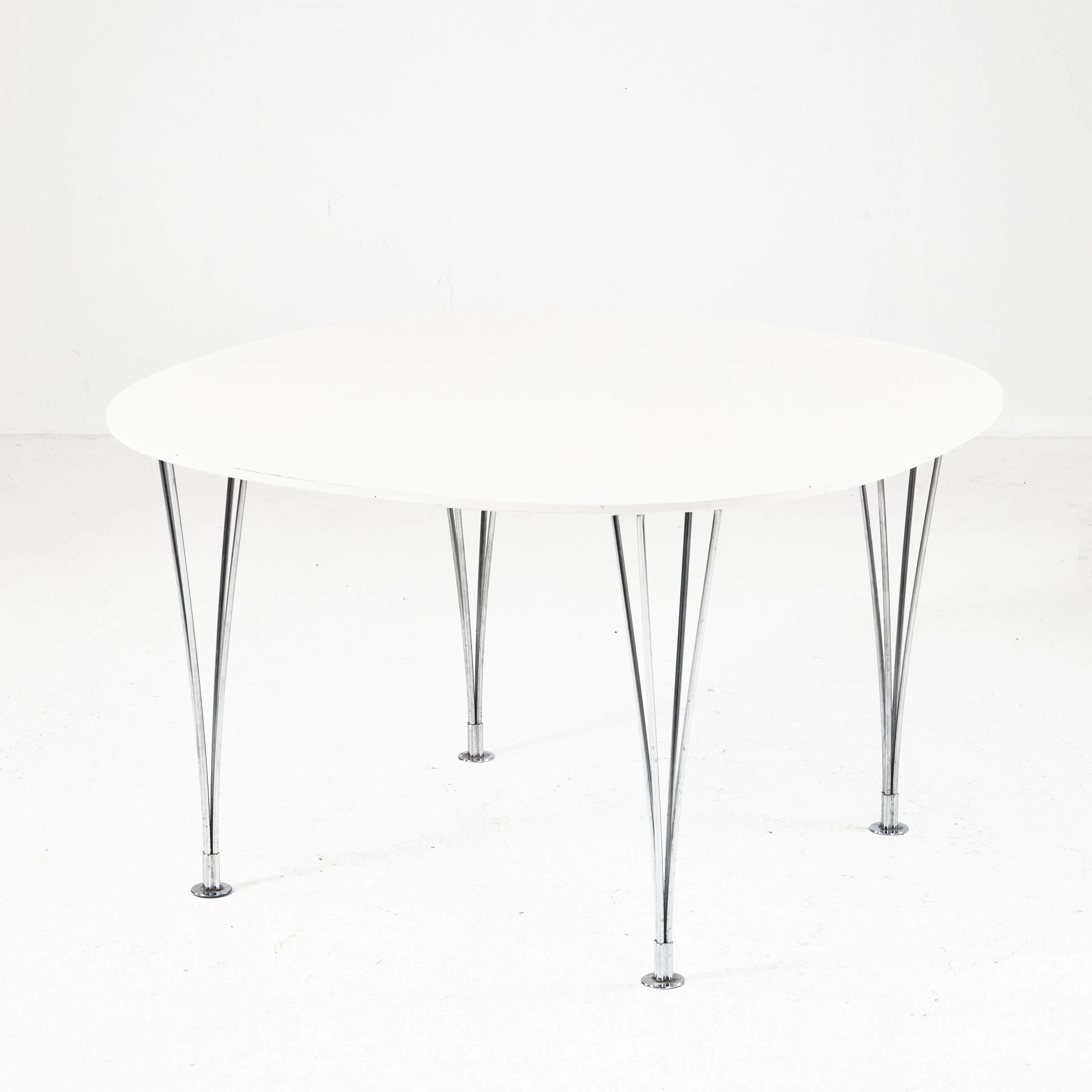 BRUNO MATHSSON & PIET HEIN. ”Supercirkel”, matbord, Mathsson International