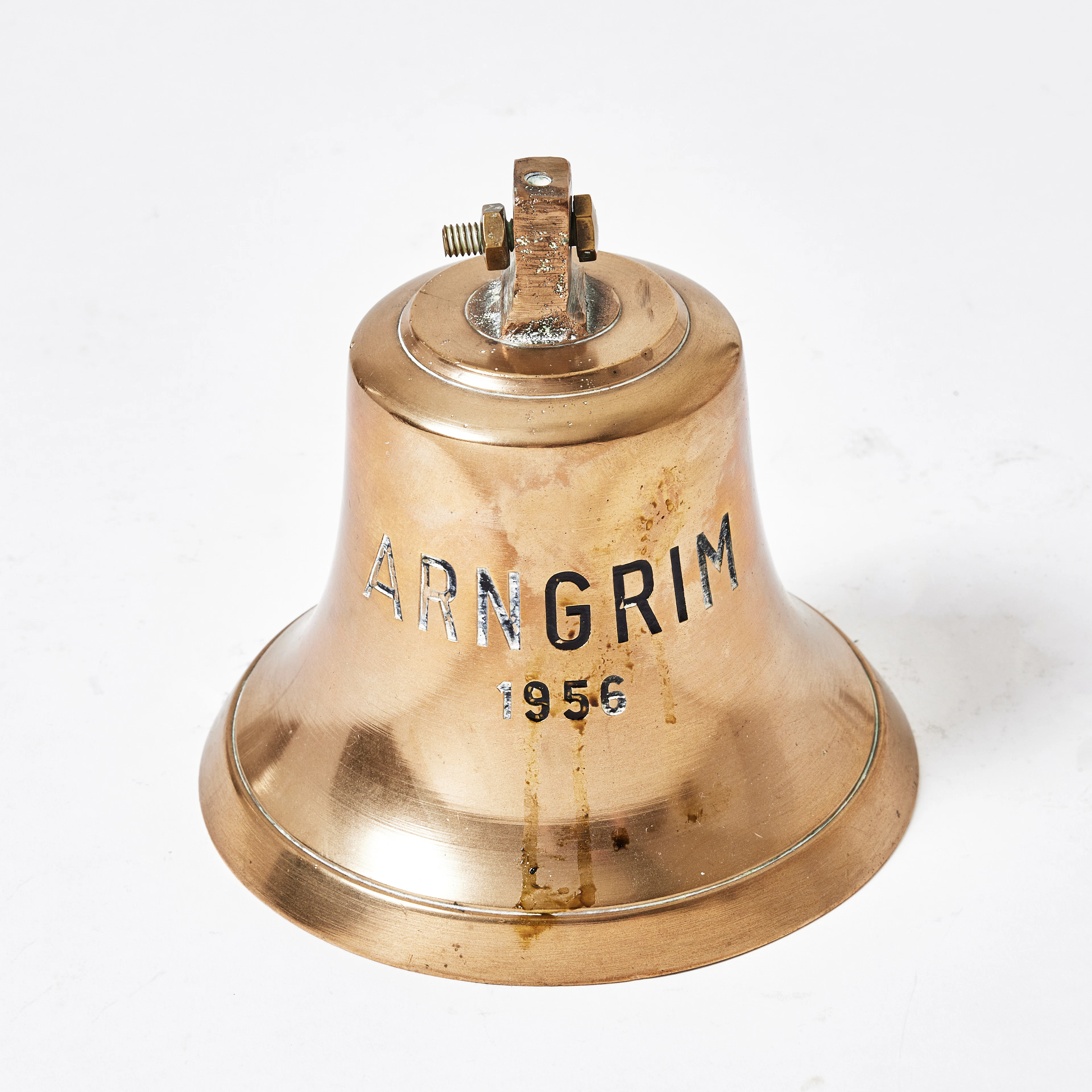 SKEPPSKLOCKA, tillhörande lastmotorfartyget "Arngrim" (1956), mässing.